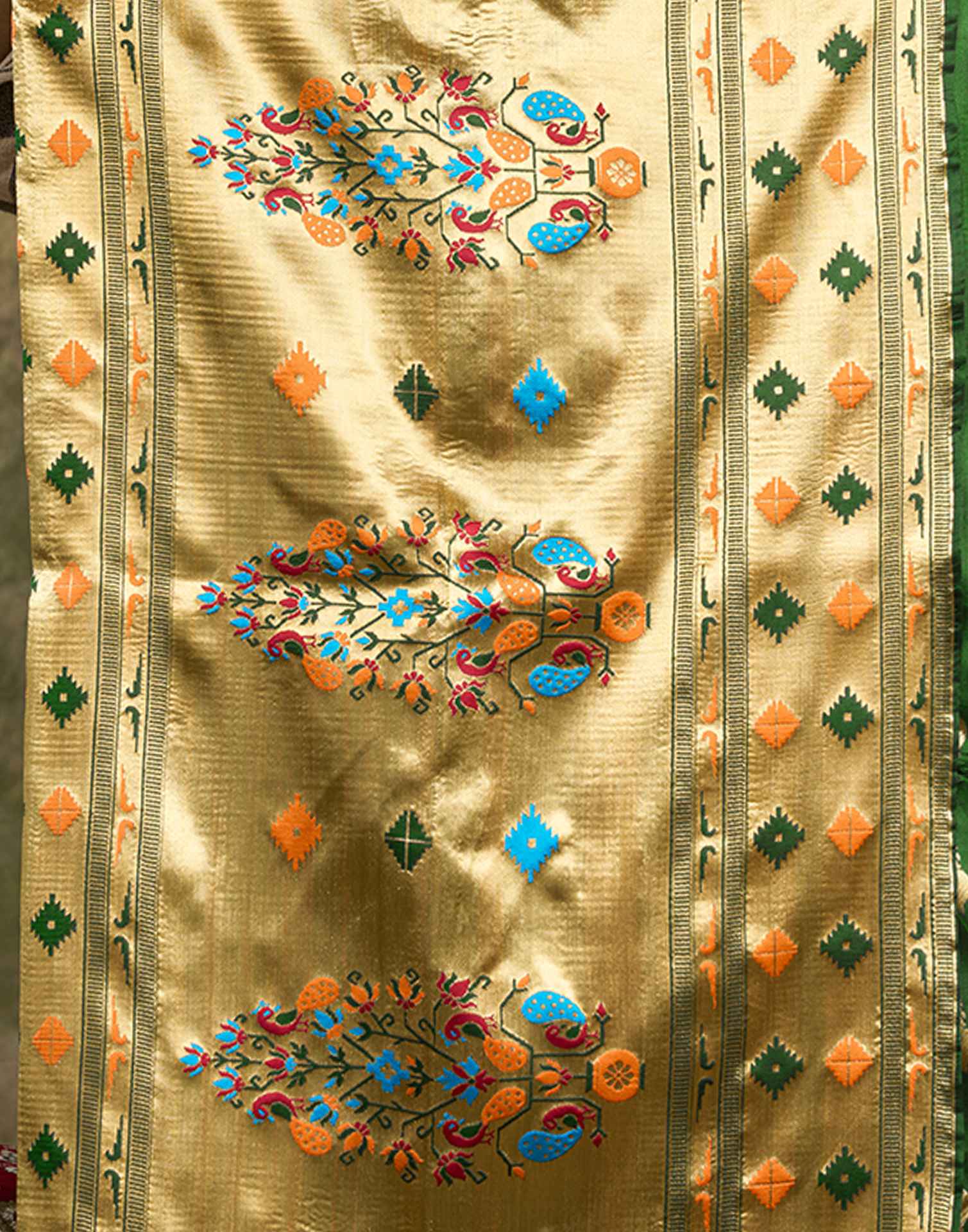Dark Green Silk Woven Paithani Saree