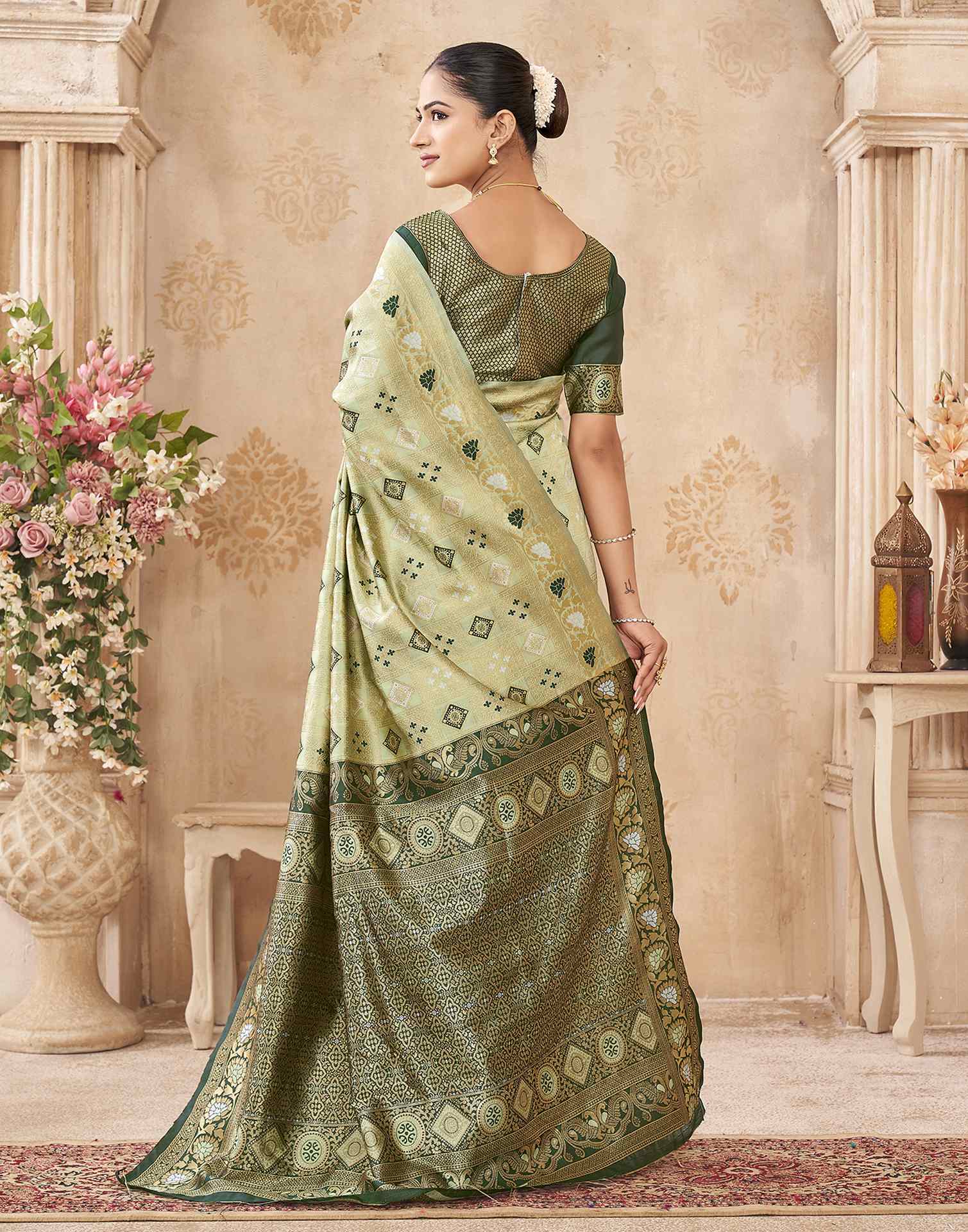 Mehandi Green Silk Woven Patola Saree