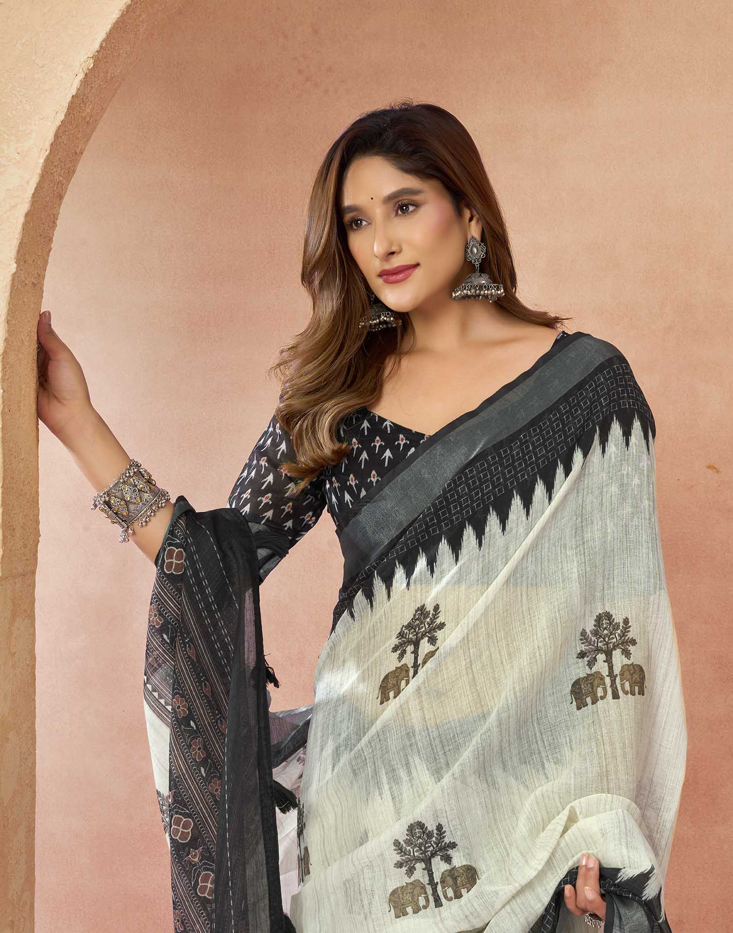 Off White Cotton Printed Printed Saree