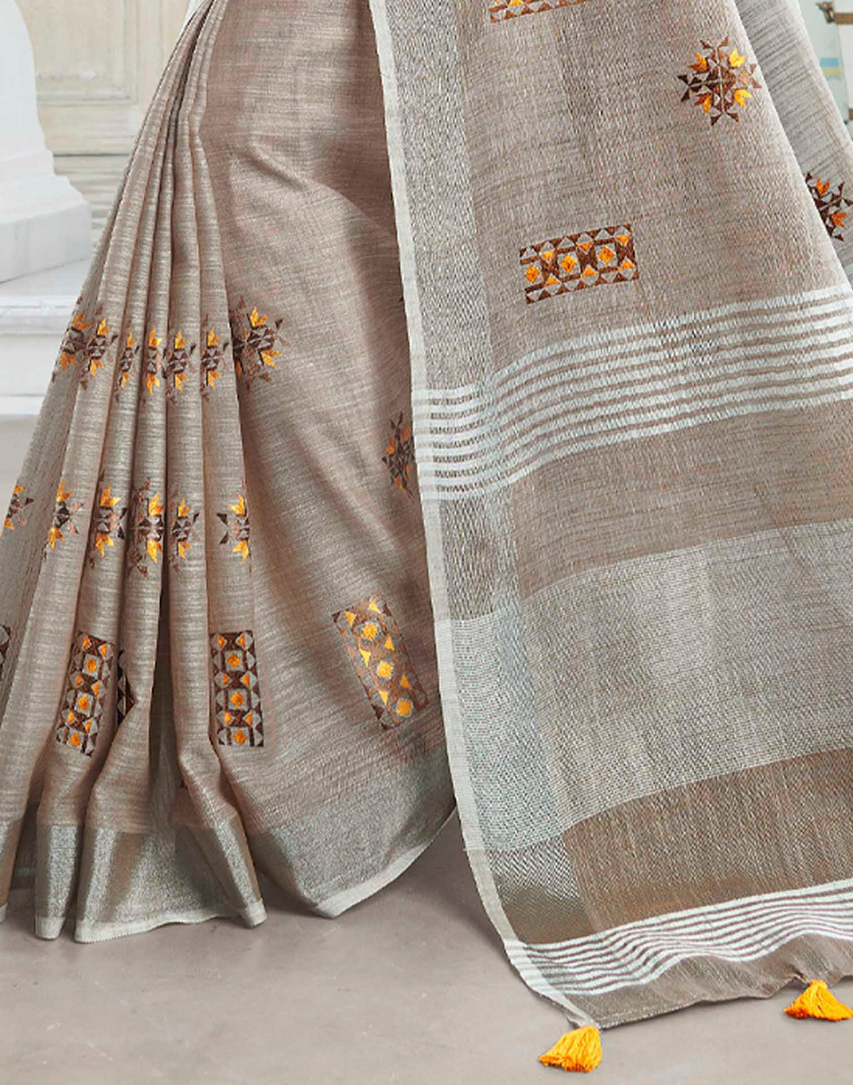 Brown Linen Woven Floral Printed Saree