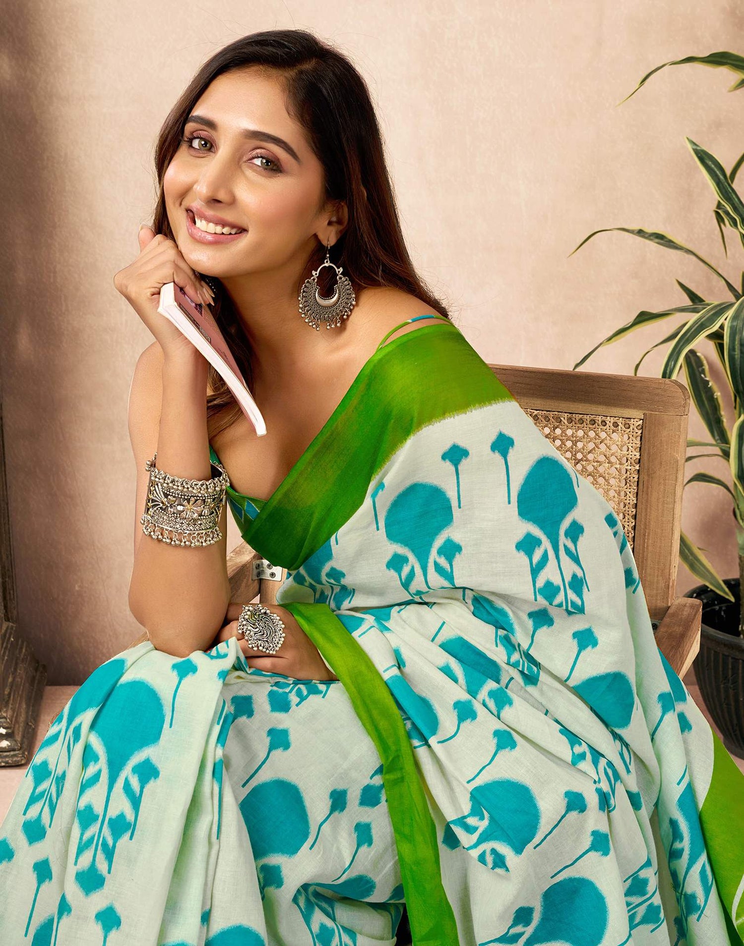 Ready To Wear Off White Cotton Printed Saree With Pocket