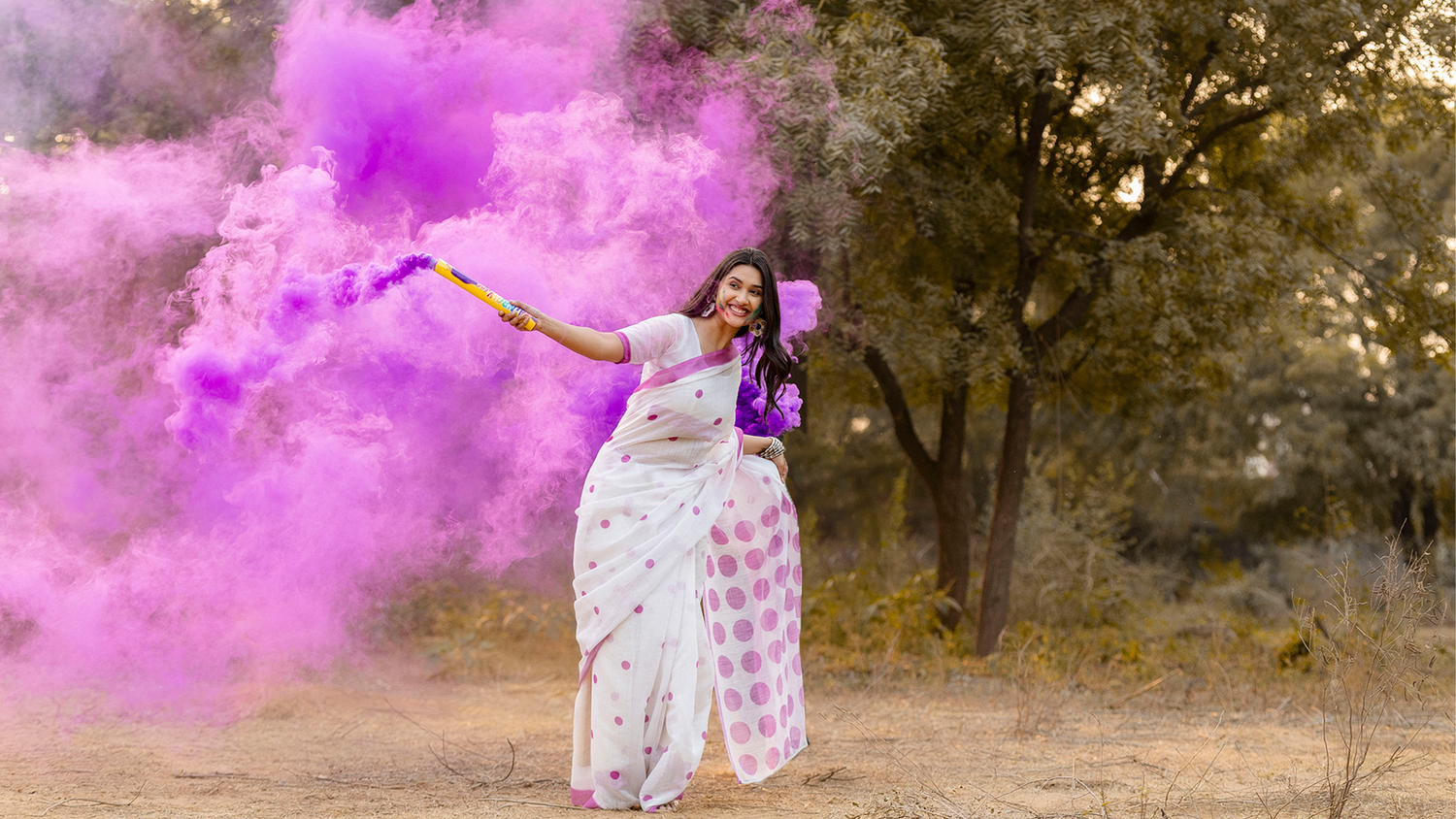 Can You Really Wear White Sarees On Holi?