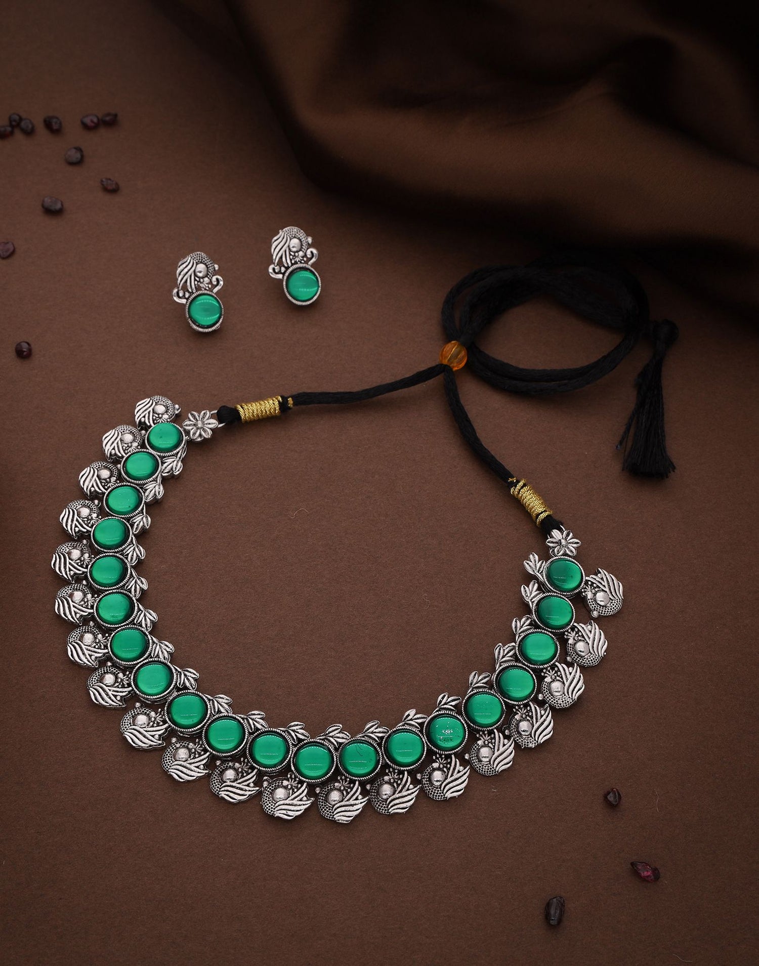 Green Silver Choker Necklace Set With Stud Earring