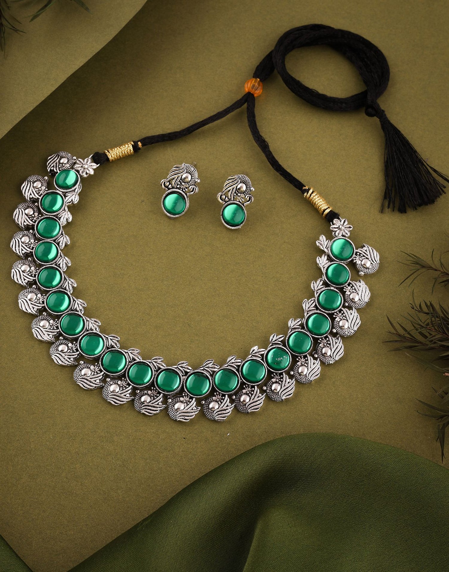 Green Silver Choker Necklace Set With Stud Earring