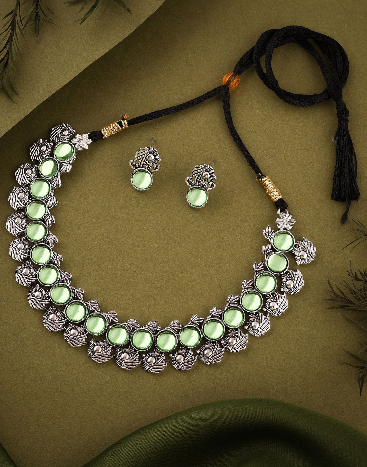 Green Silver Choker Necklace Set With Stud Earring