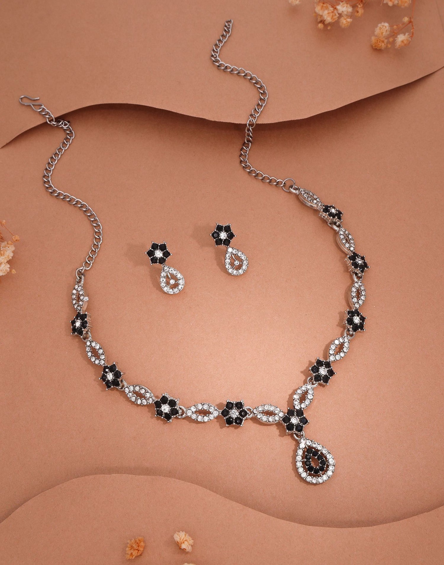 Black Rhodium Silver Choker Necklace Set With Stud Earring