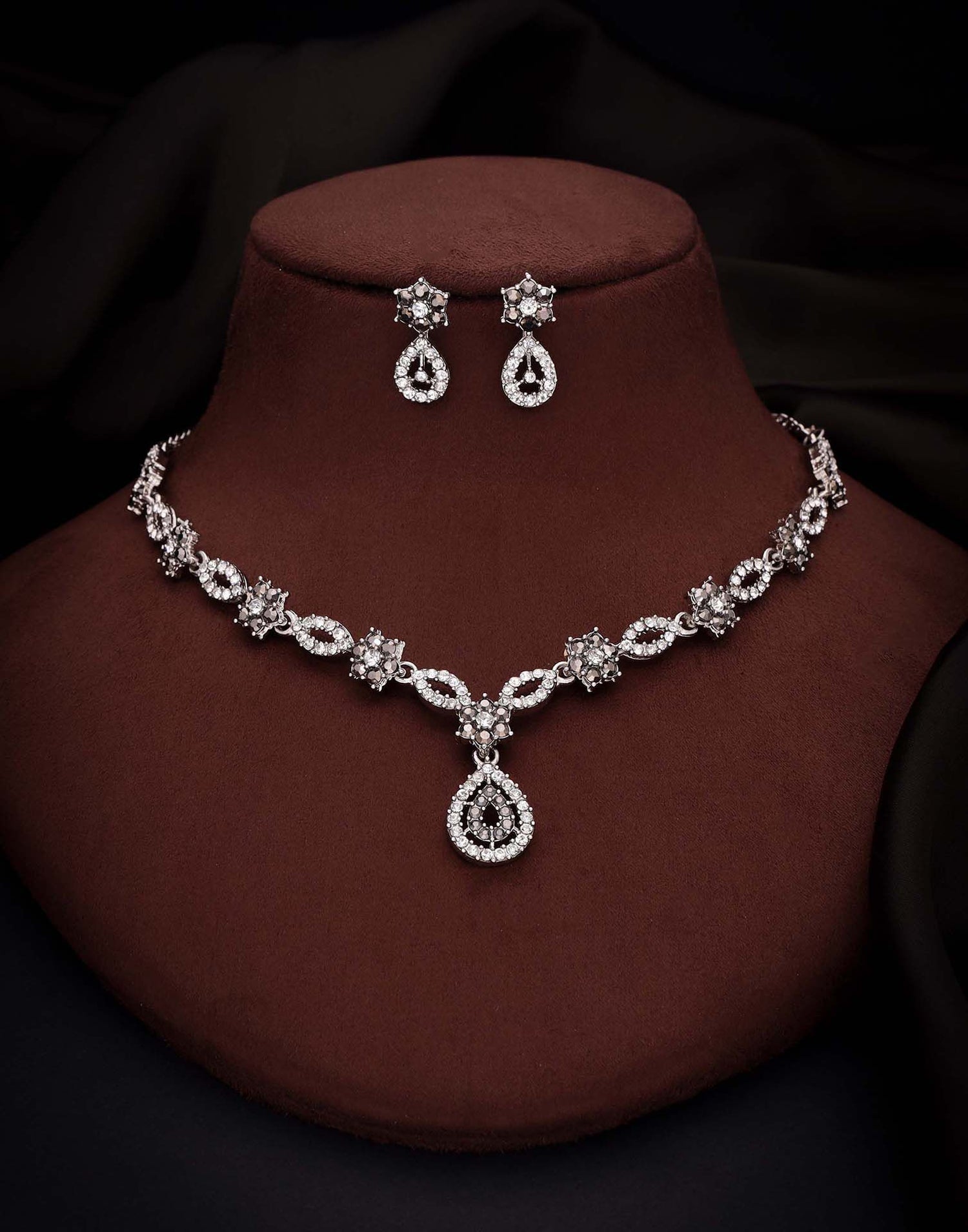 Grey Rhodium Silver Choker Necklace Set With Stud Earring