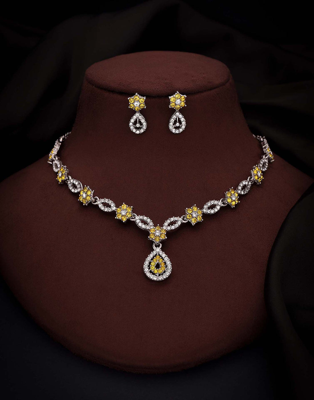 Yellow Rhodium Silver Choker Necklace Set With Stud Earring