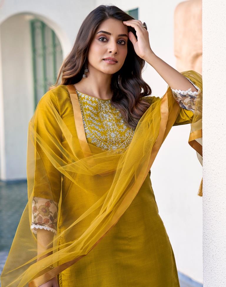 Yellow Silk Plain Kurta Set With Duptta