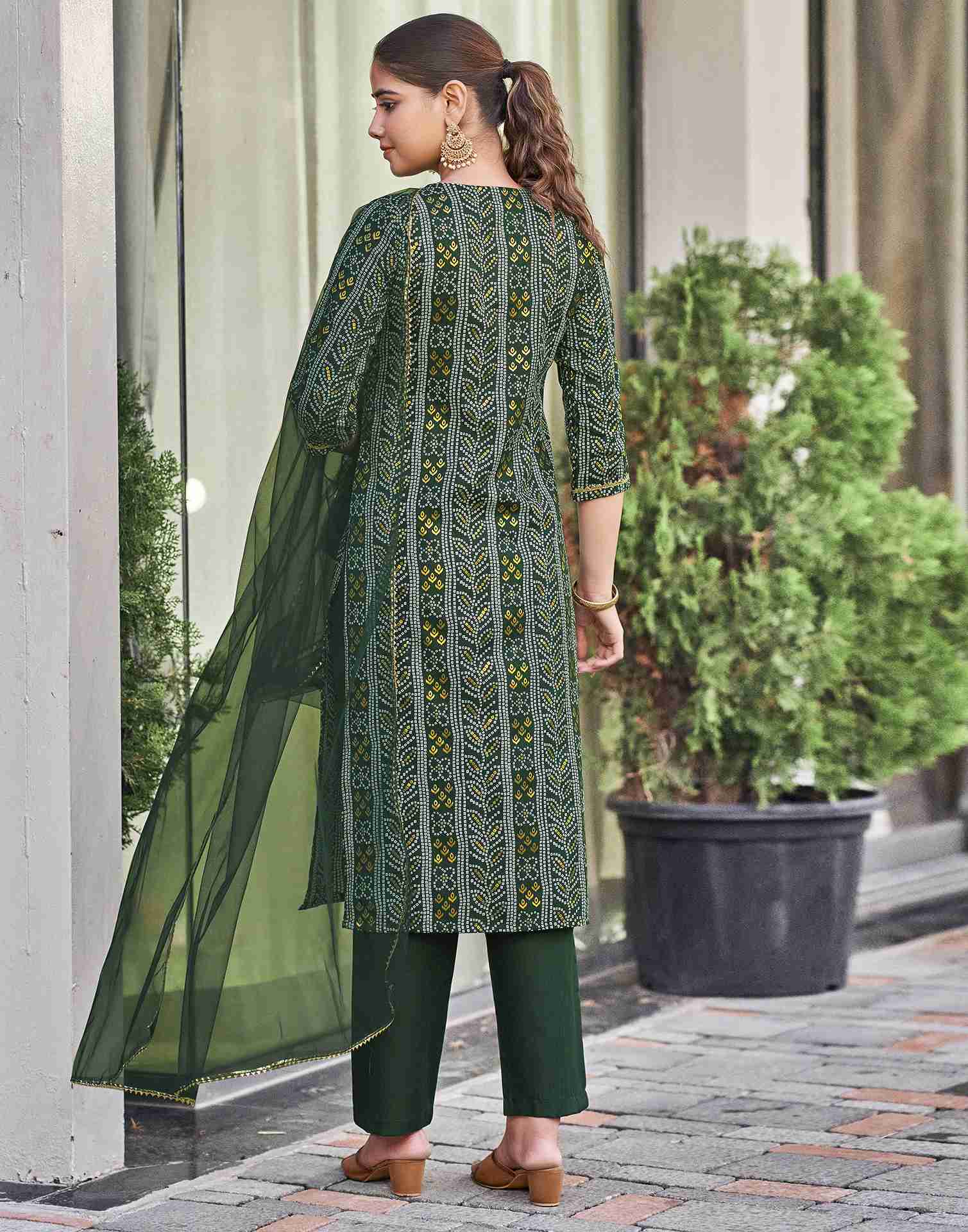 Dark Green Embroidery Cotton Straight Kurta Set With Dupatta