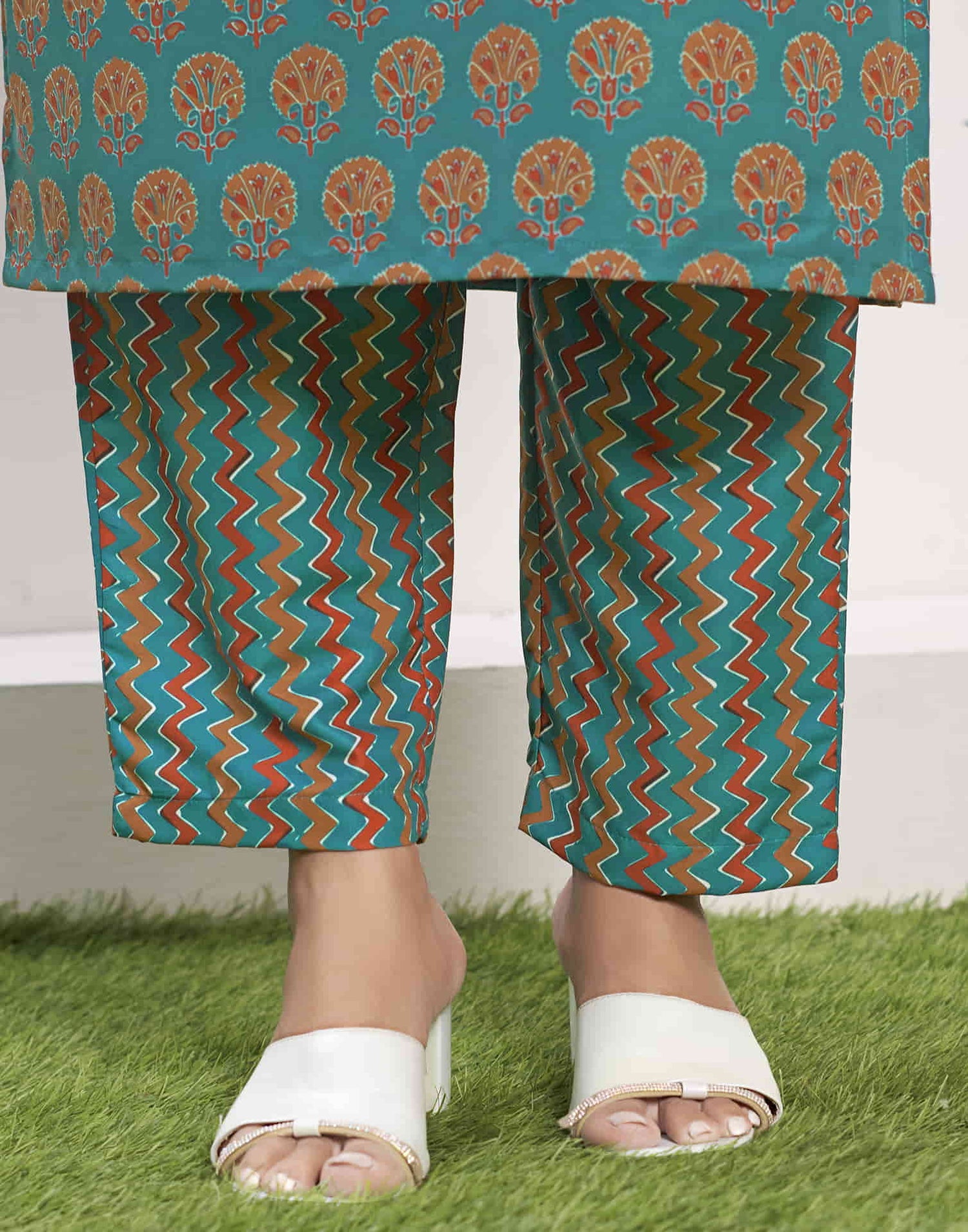 Rama Green Printed Rayon Straight Kurta With Pant And Dupatta