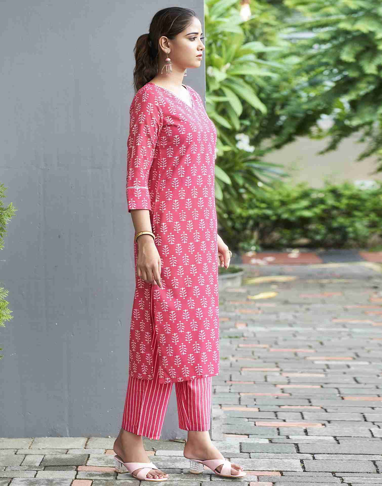 Pink Printed Cotton Straight Kurta Set With Dupatta