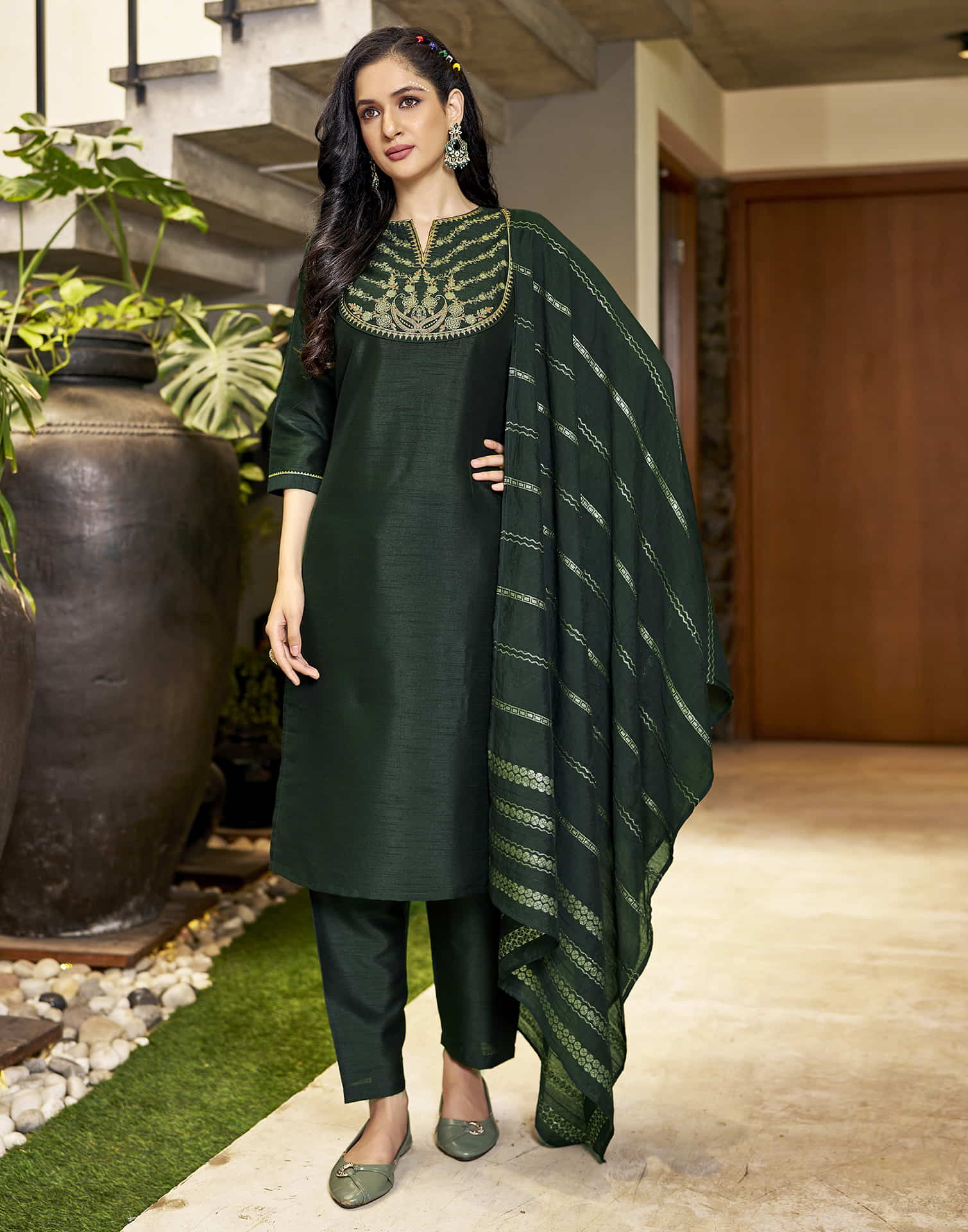 Dark Green Embroidery Silk Straight Kurta With Pant And Dupatta