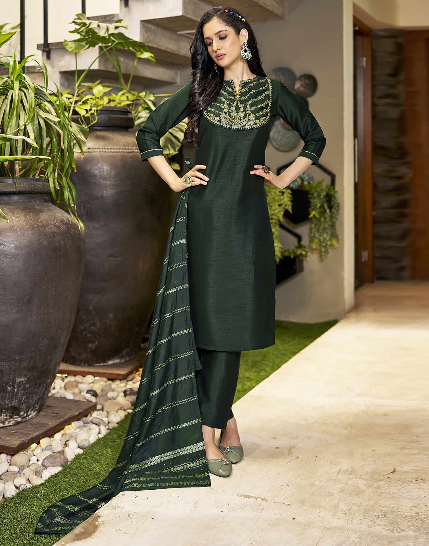 Dark Green Embroidery Silk Straight Kurta With Pant And Dupatta