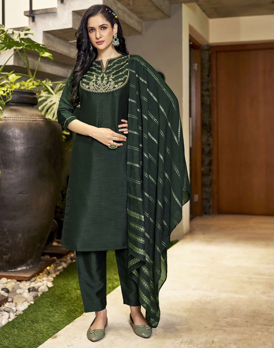 Dark Green Embroidery Silk Straight Kurta With Pant And Dupatta