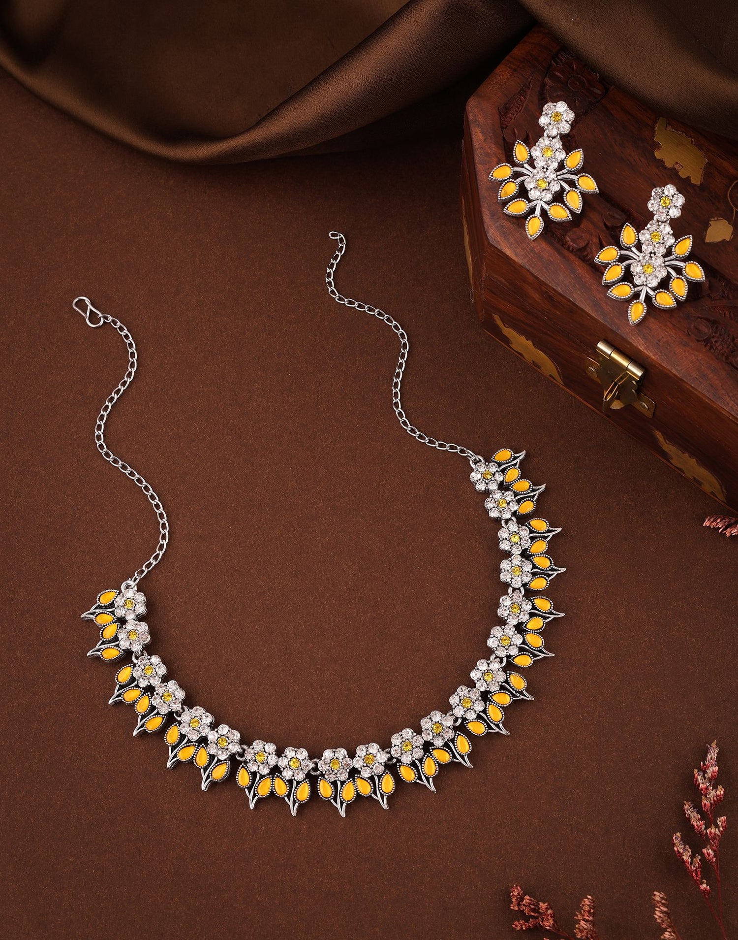 Yellow Silver Choker Necklace Set With Dangle Earring