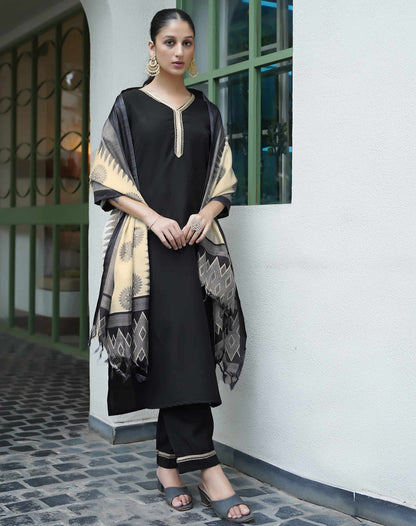 Black Chinnon Lace Straight Kurta Set With Dupatta