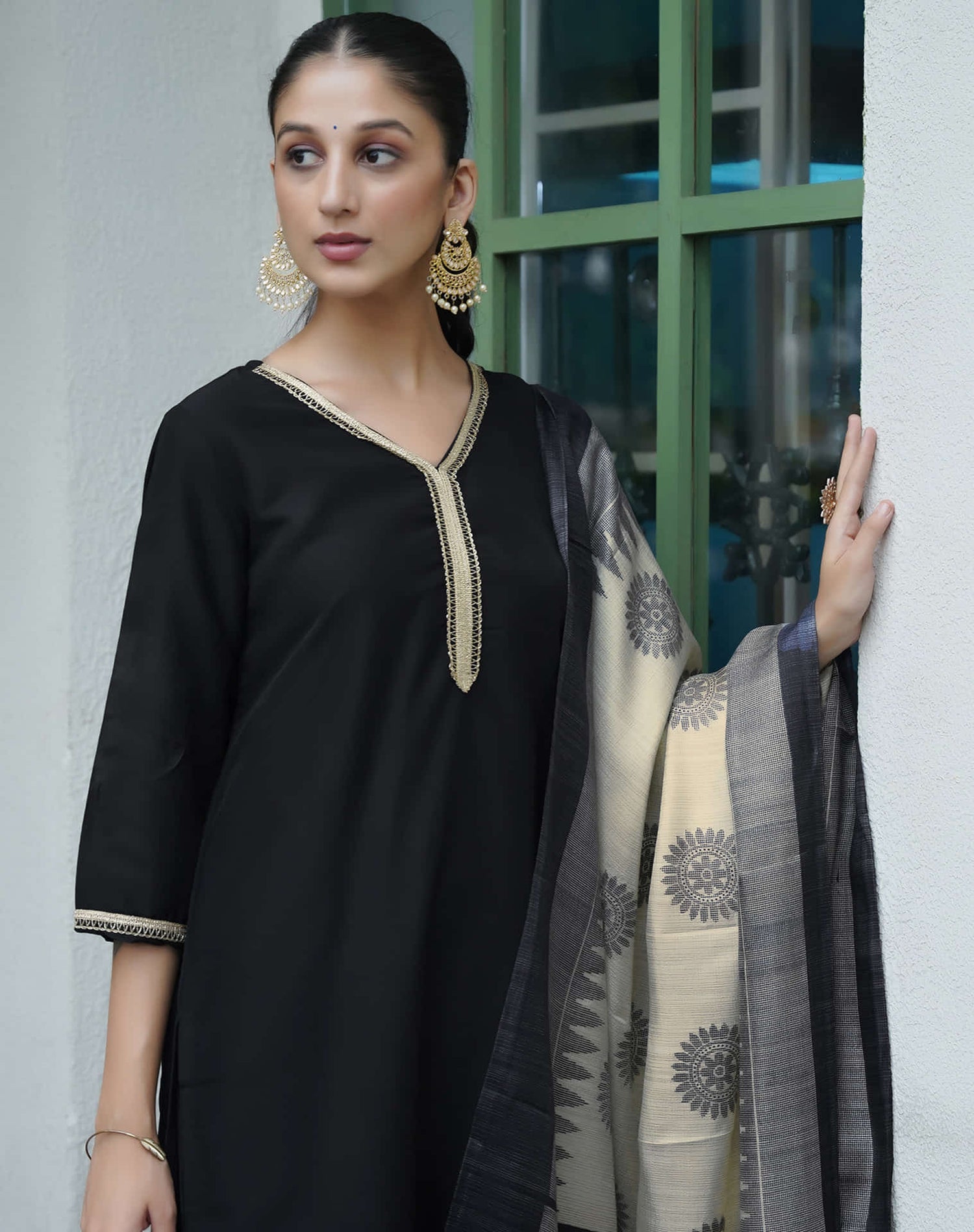 Black Chinnon Lace Straight Kurta Set With Dupatta