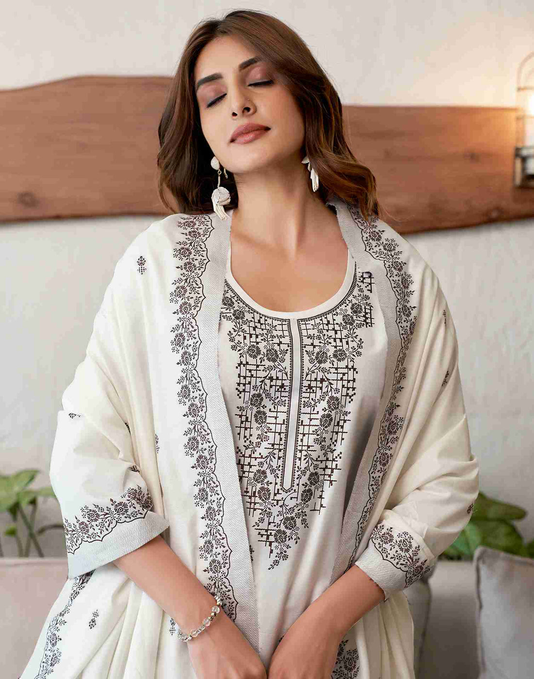 Off White Cotton Woven Straight Kurta With Pant And Dupatta