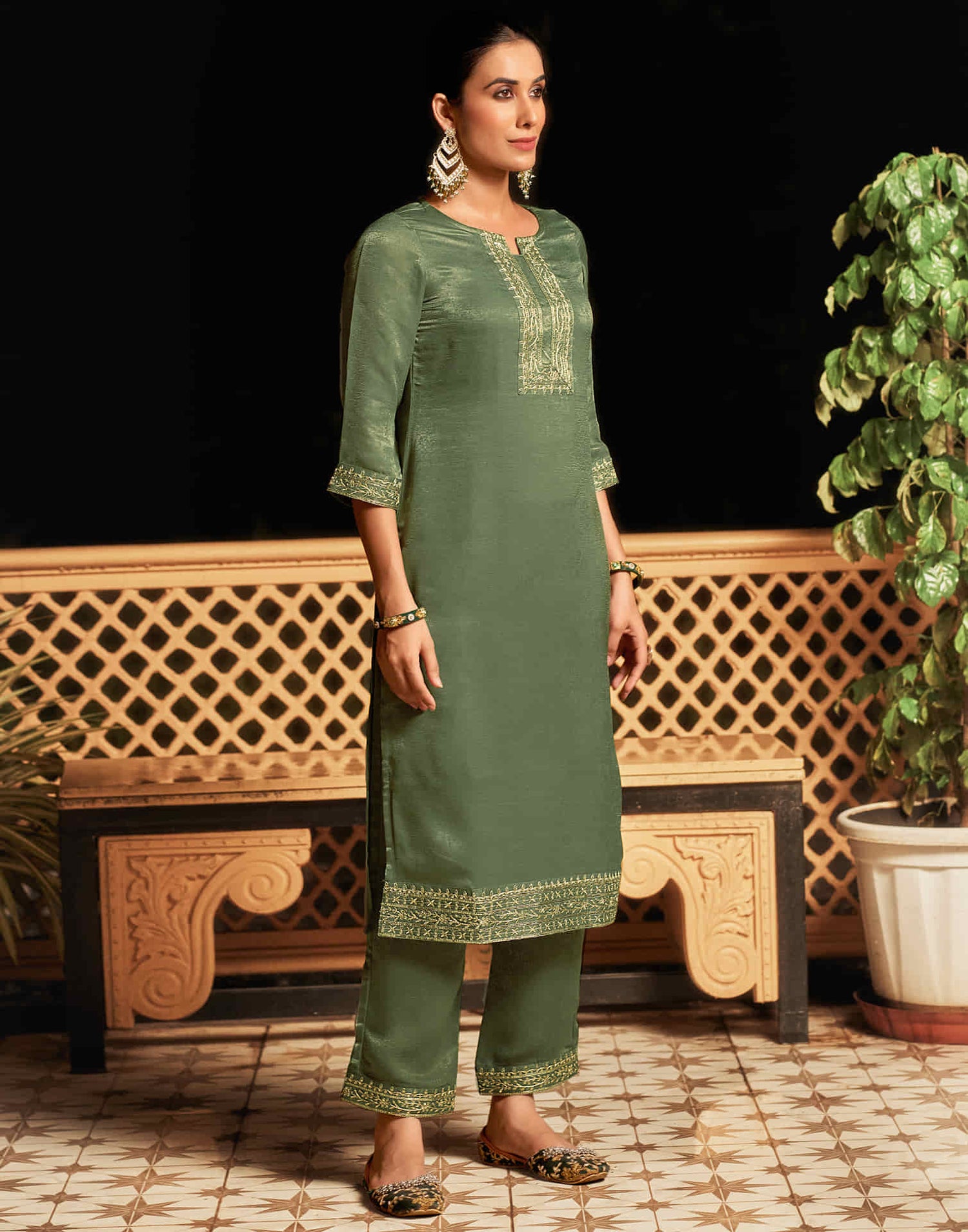 Olive Green Velvet Plain Straight Kurta Set With Dupatta