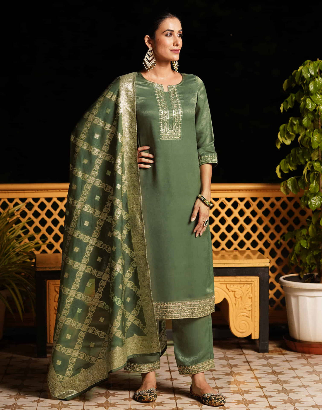 Olive Green Velvet Plain Straight Kurta Set With Dupatta