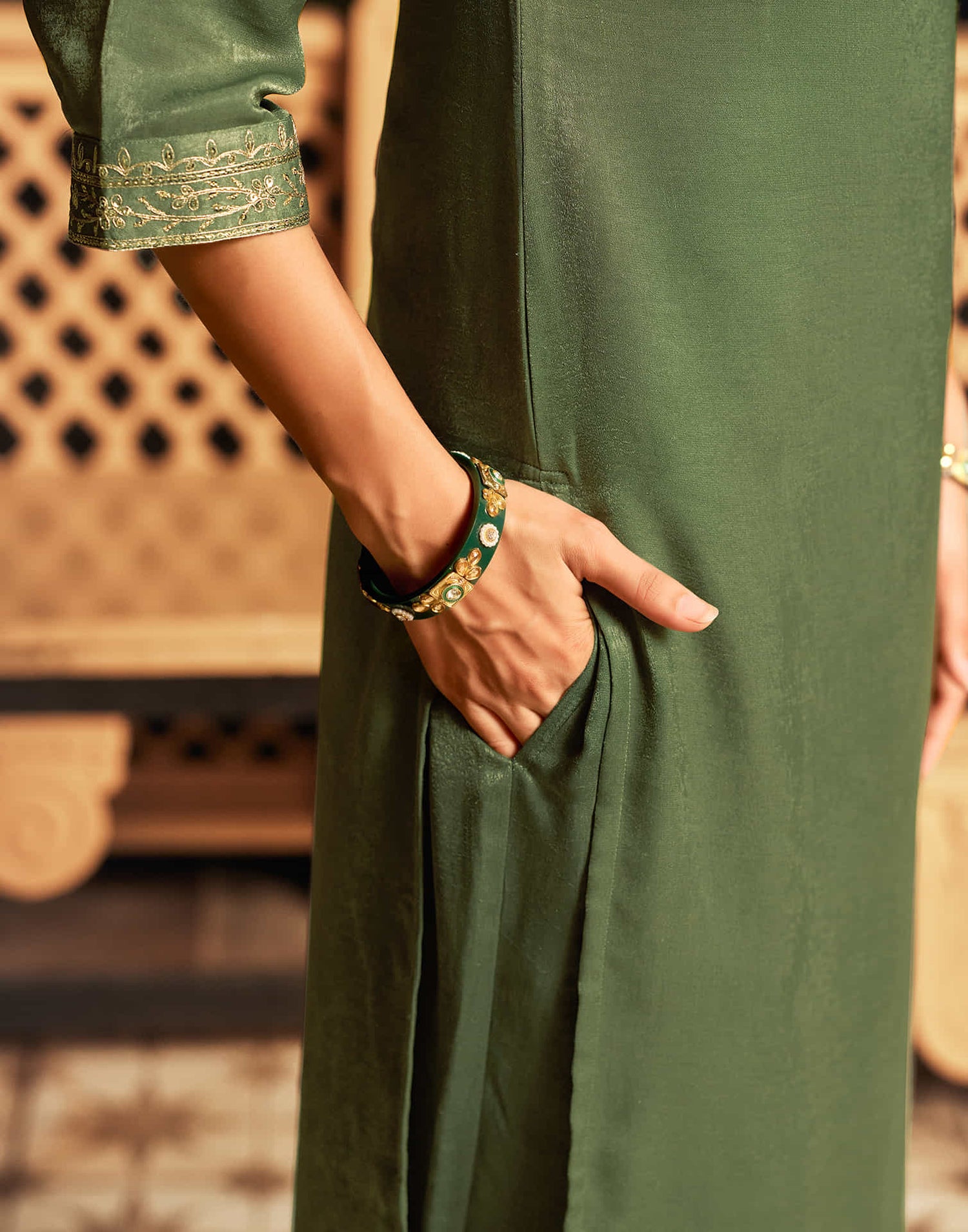 Olive Green Velvet Plain Straight Kurta Set With Dupatta