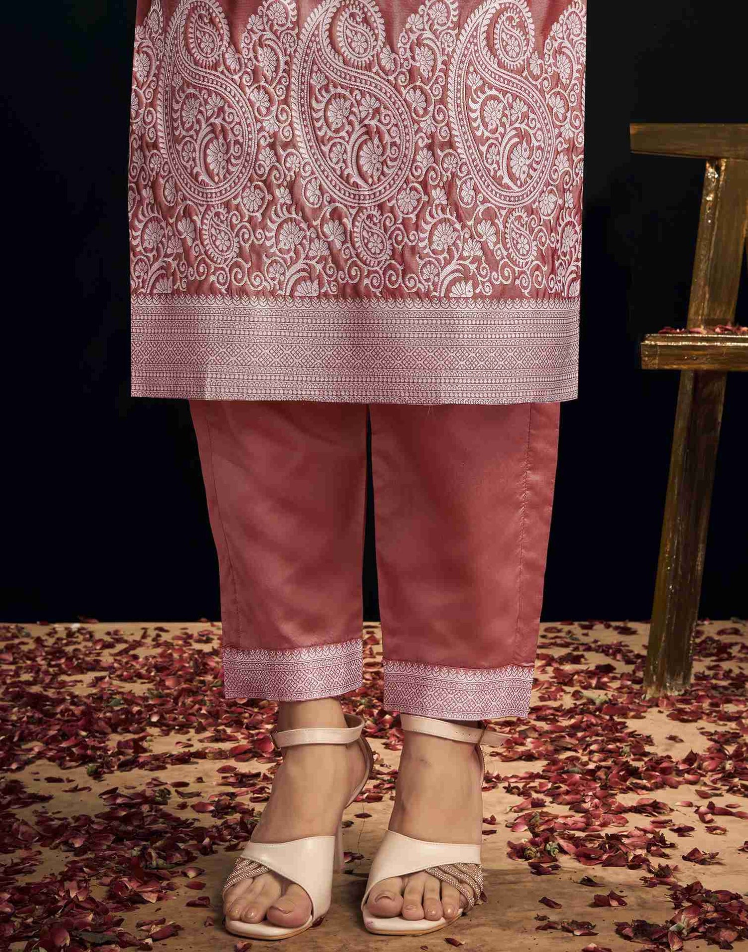 Dusty Pink Silk Woven Straight Kurta Set With Dupatta