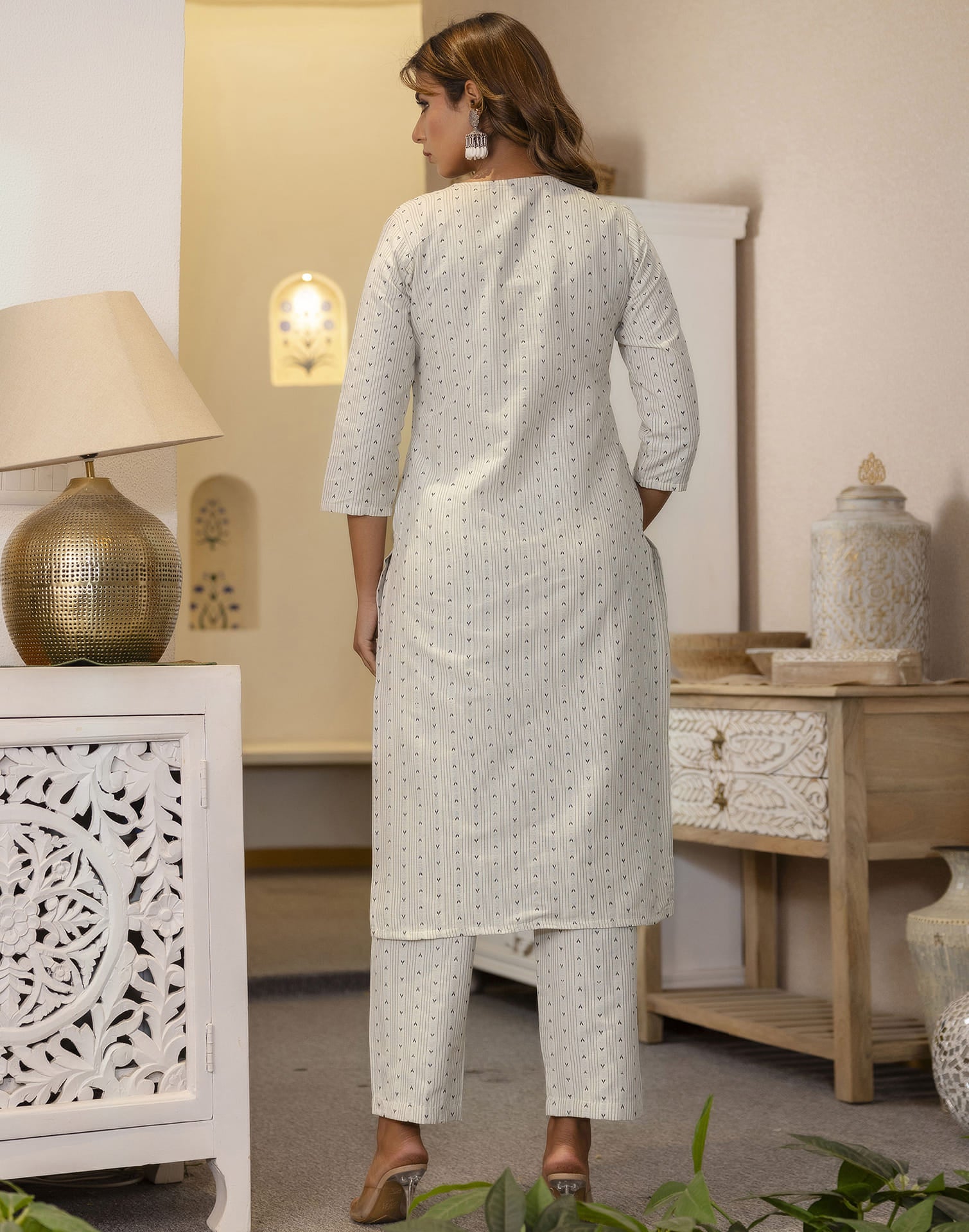 White Cotton Weaving Straight Kurta Set With Dupatta