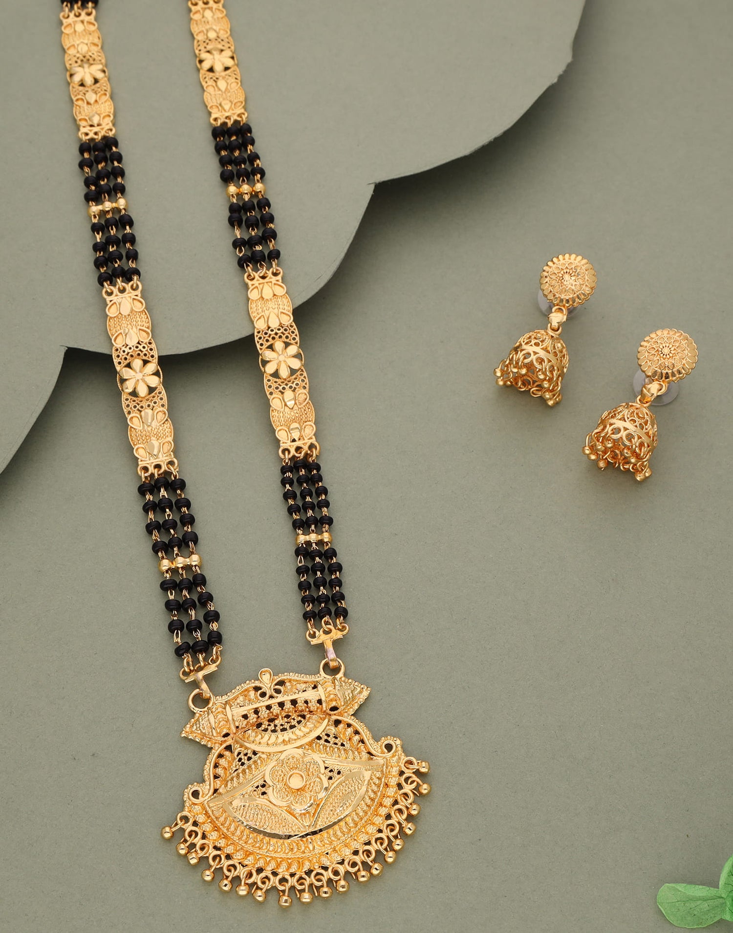 Gold Mangalsutra With Dangle Earring