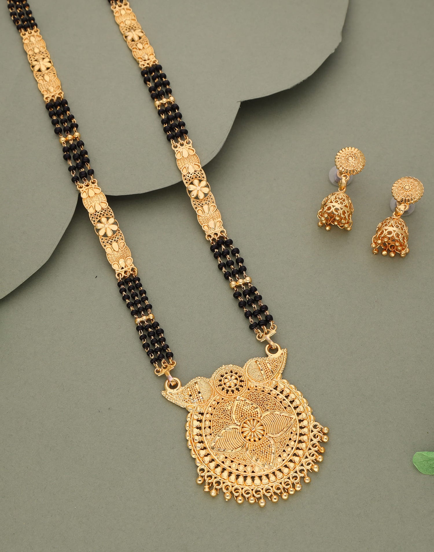 Gold Mangalsutra With Dangle Earring