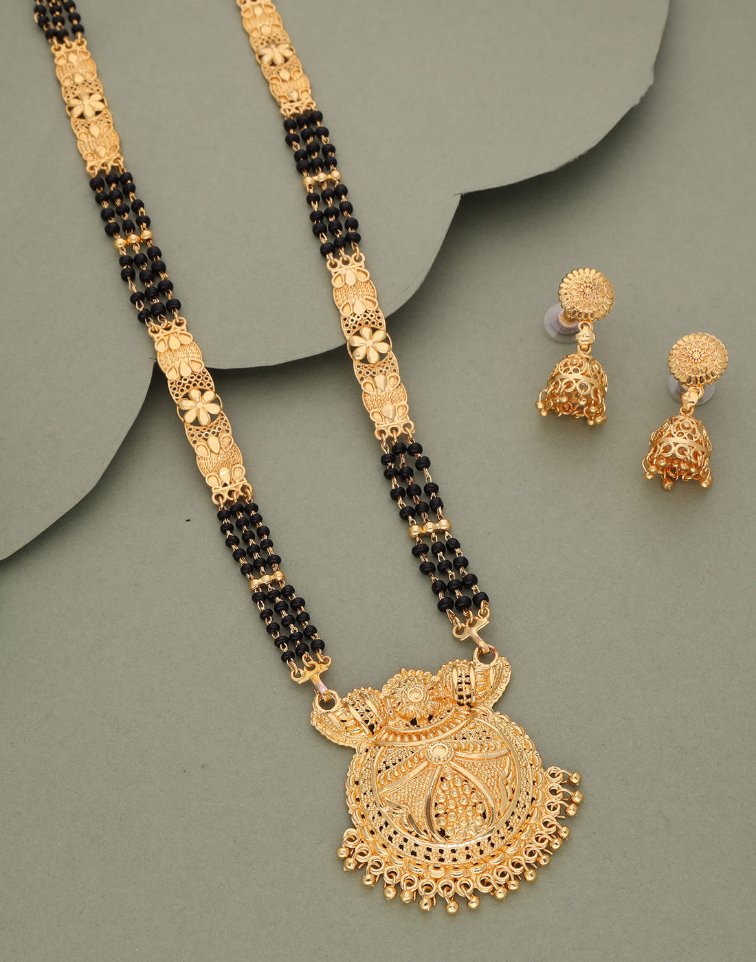 Gold Mangalsutra With Dangle Earring