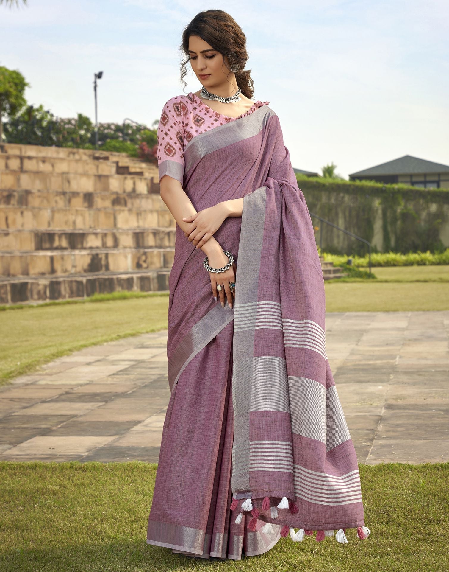 Light Pink Self Woven Cotton Saree | Leemboodi