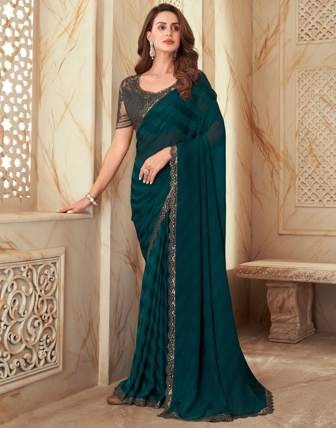 Green Chiffon Plain Woven Saree | Leemboodi