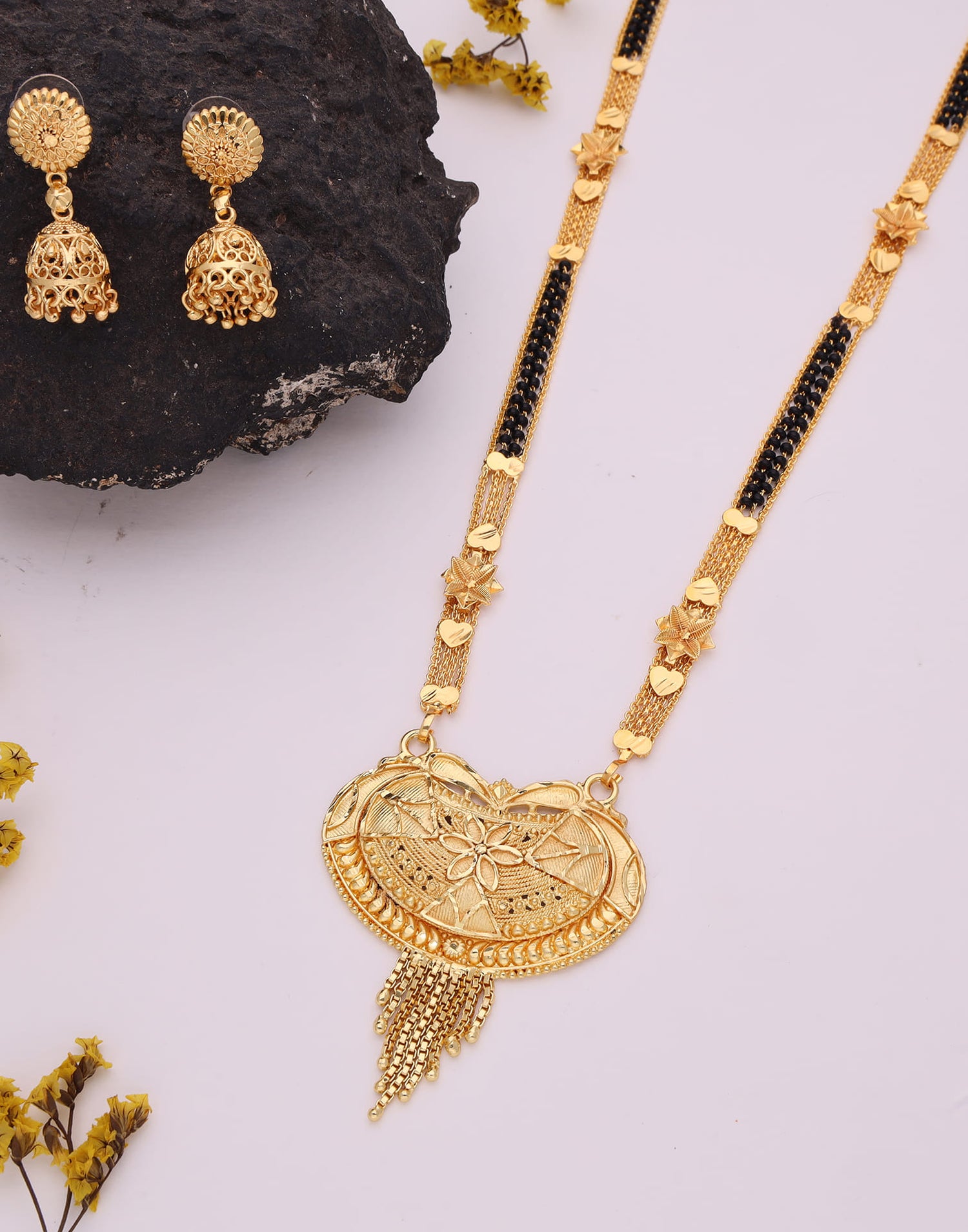 Gold Mangalsutra With Dangle Earring