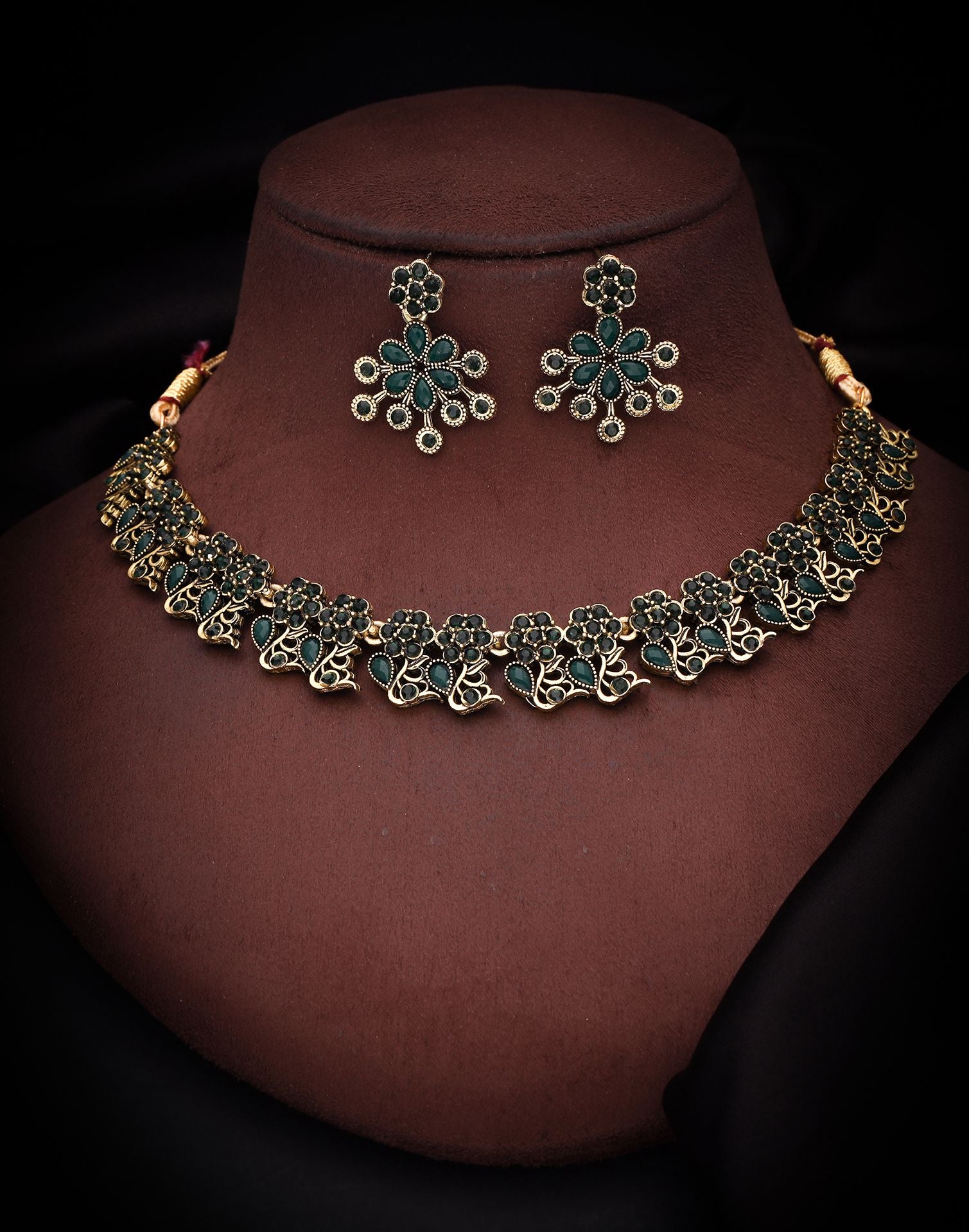 Green Gold Choker Necklace Set With Dangle Earring