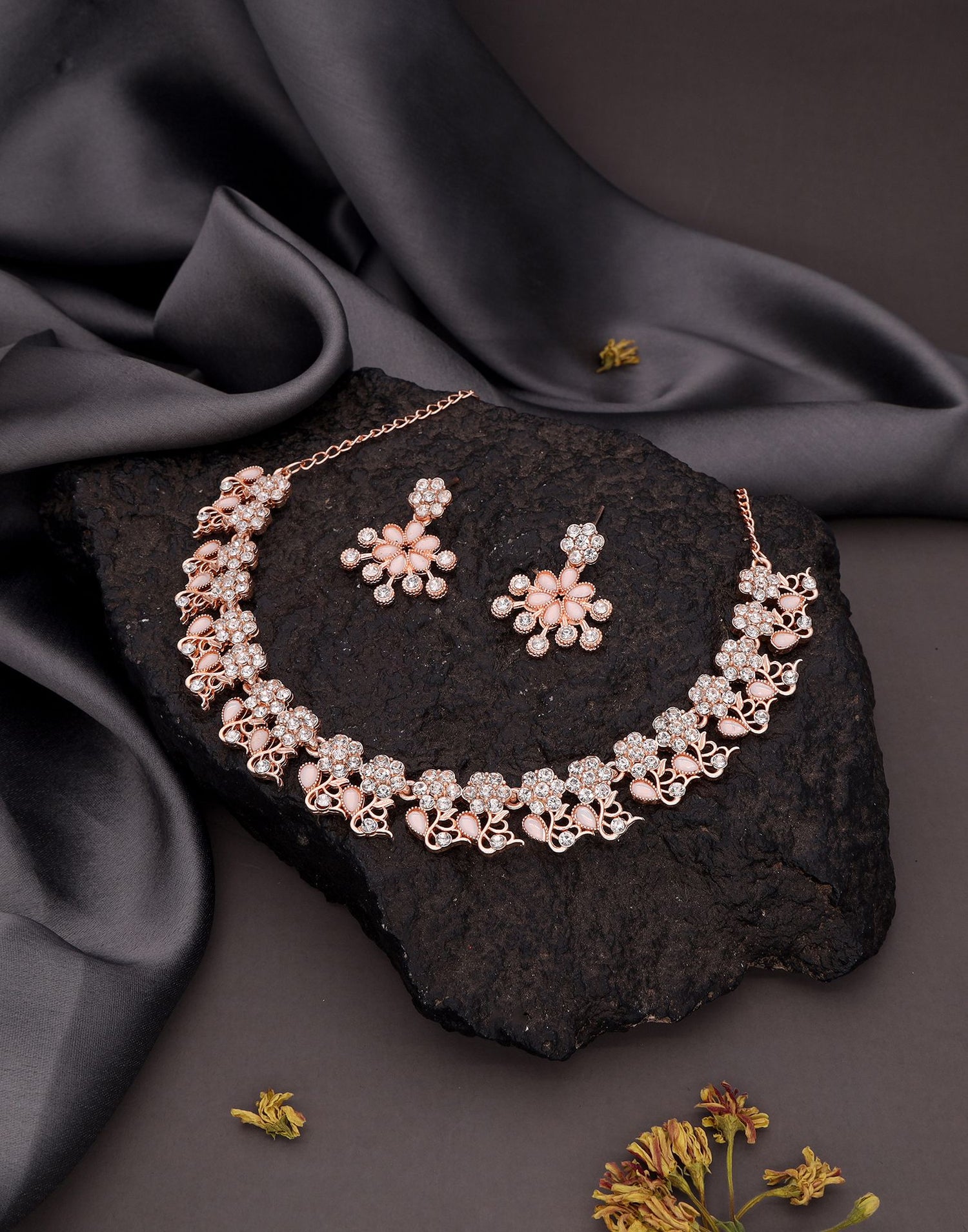 White Rose Gold Choker Necklace Set With Dangle Earring