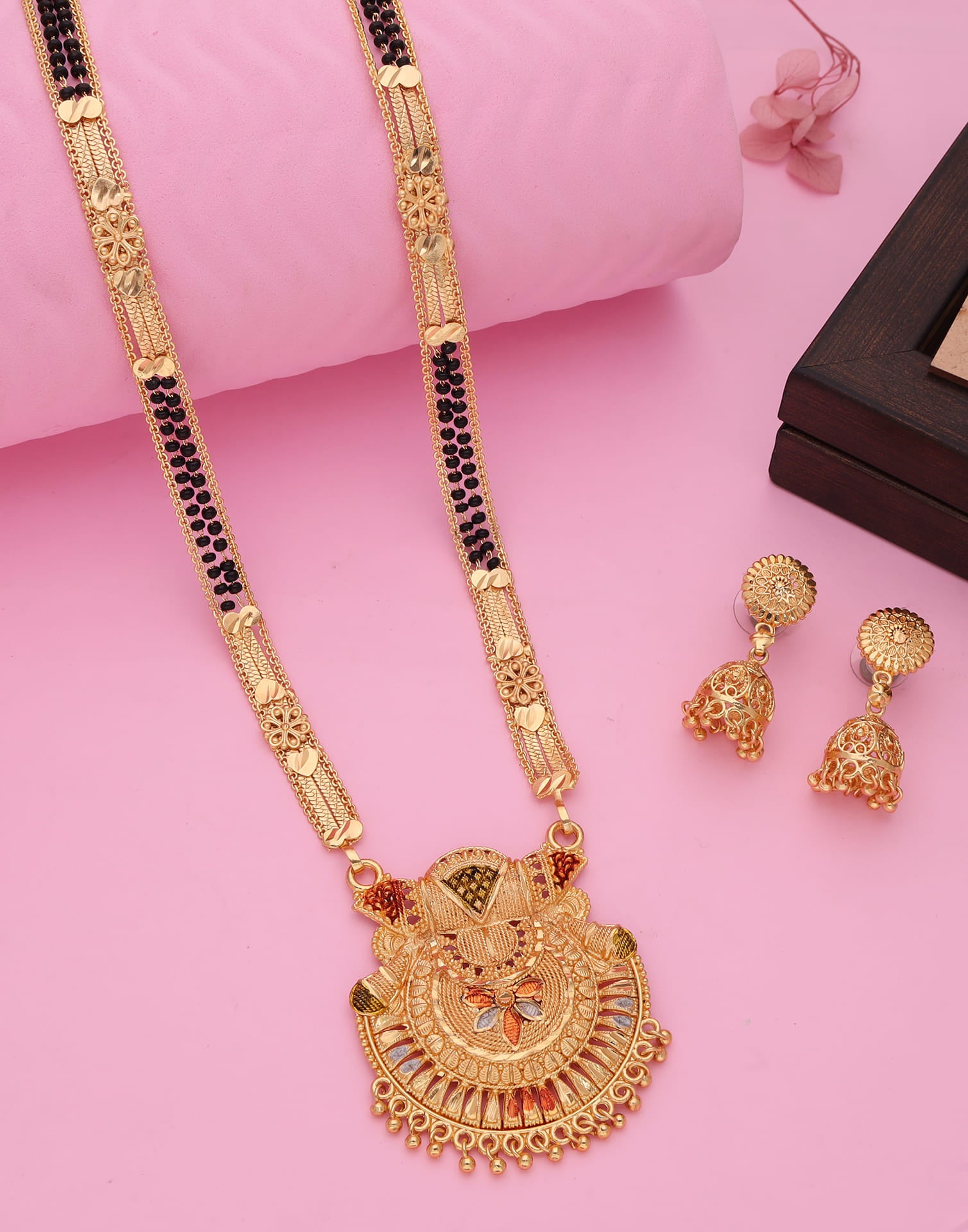 Gold Mangalsutra With Dangle Earring