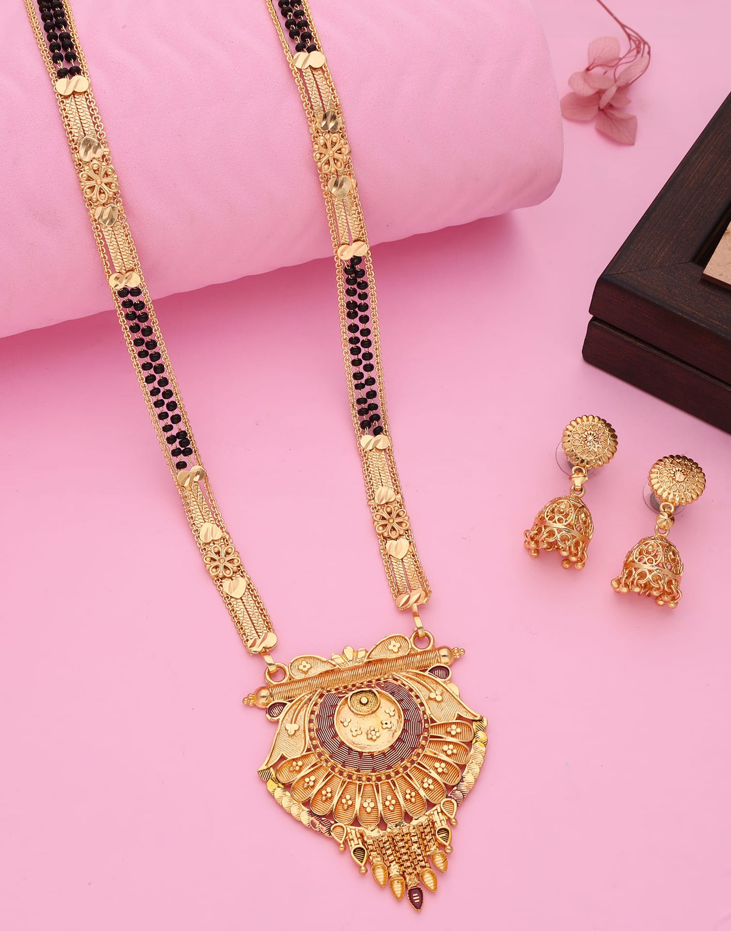 Gold Mangalsutra With Dangle Earring