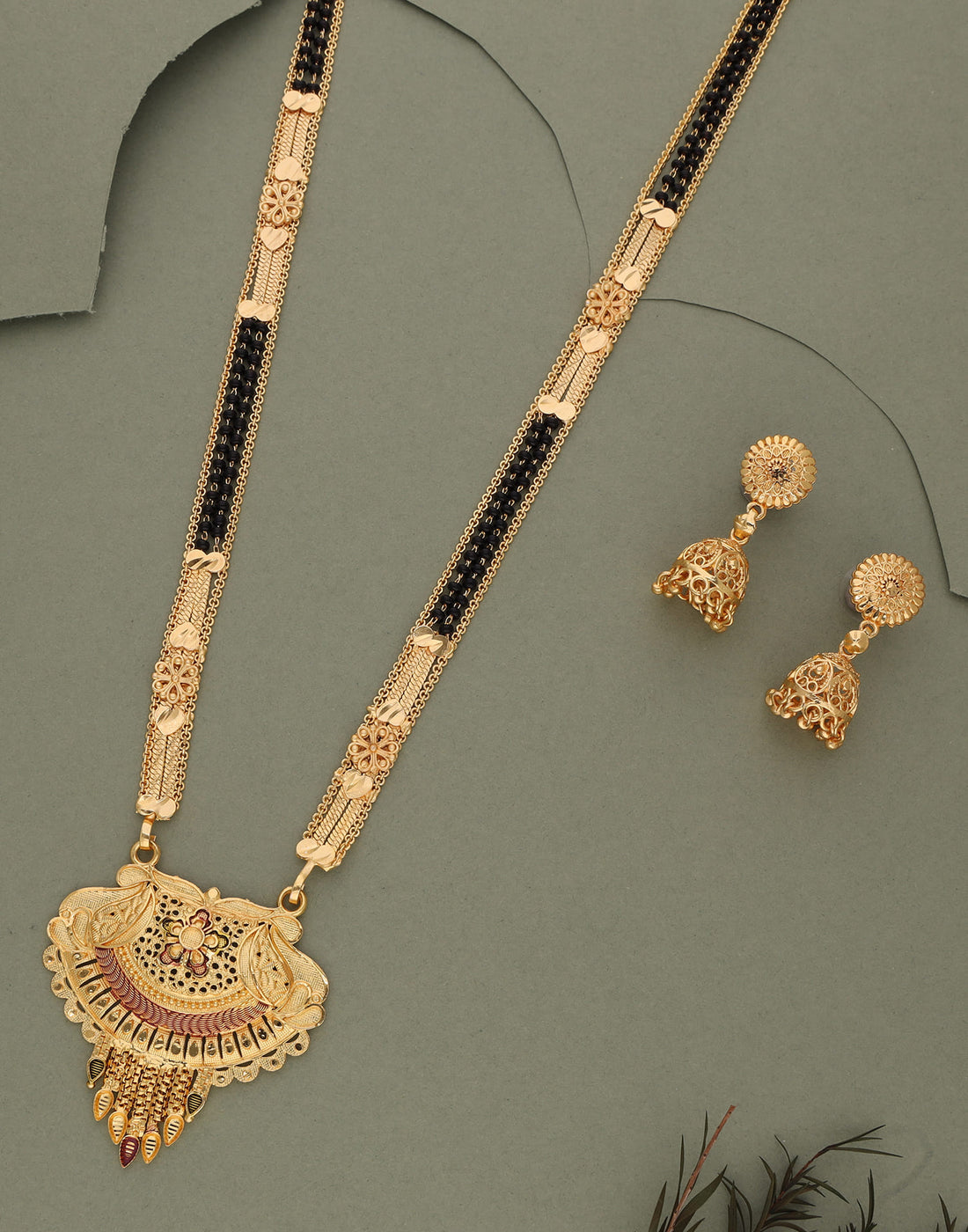 Gold Mangalsutra With Dangle Earring