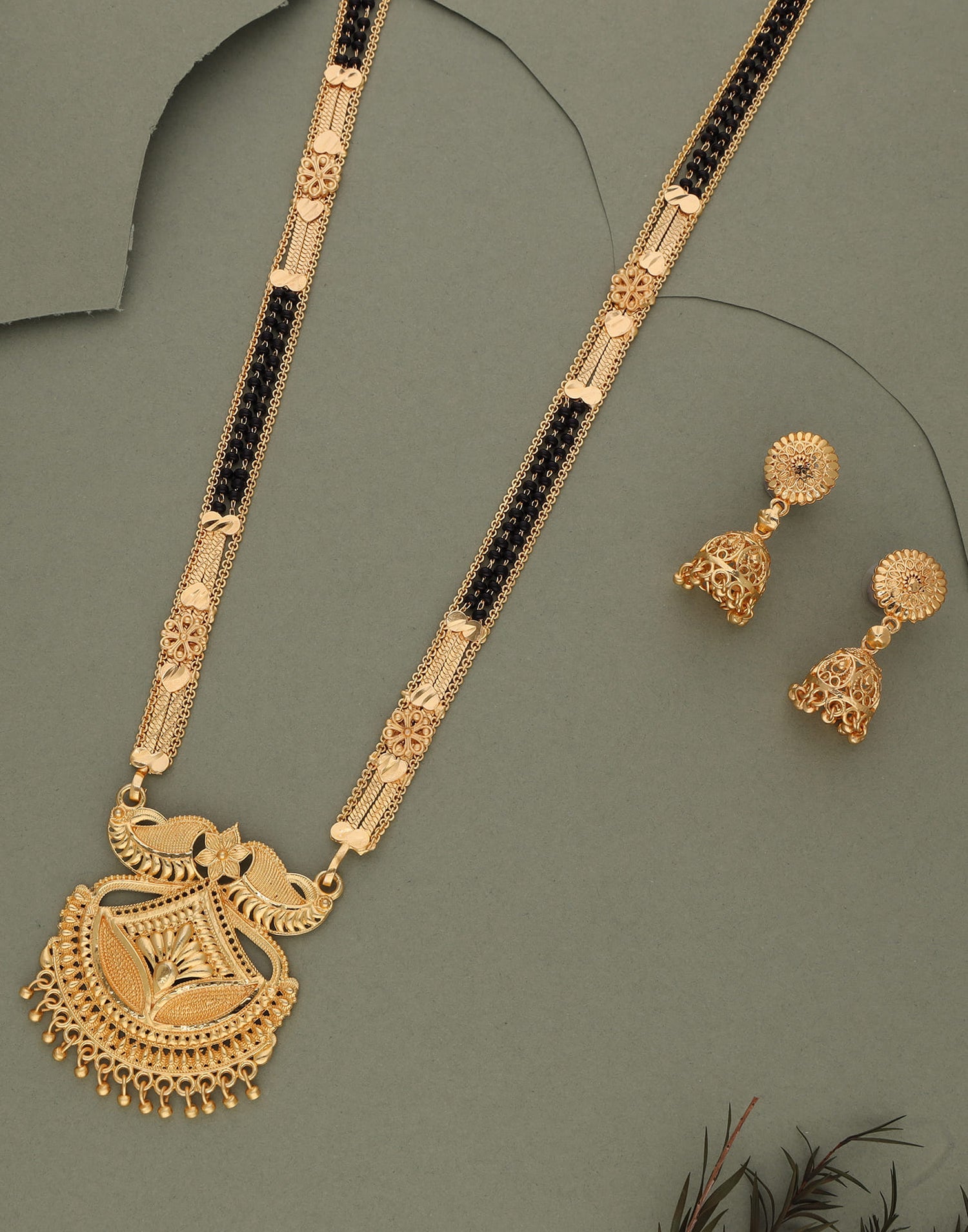 Gold Mangalsutra With Dangle Earring