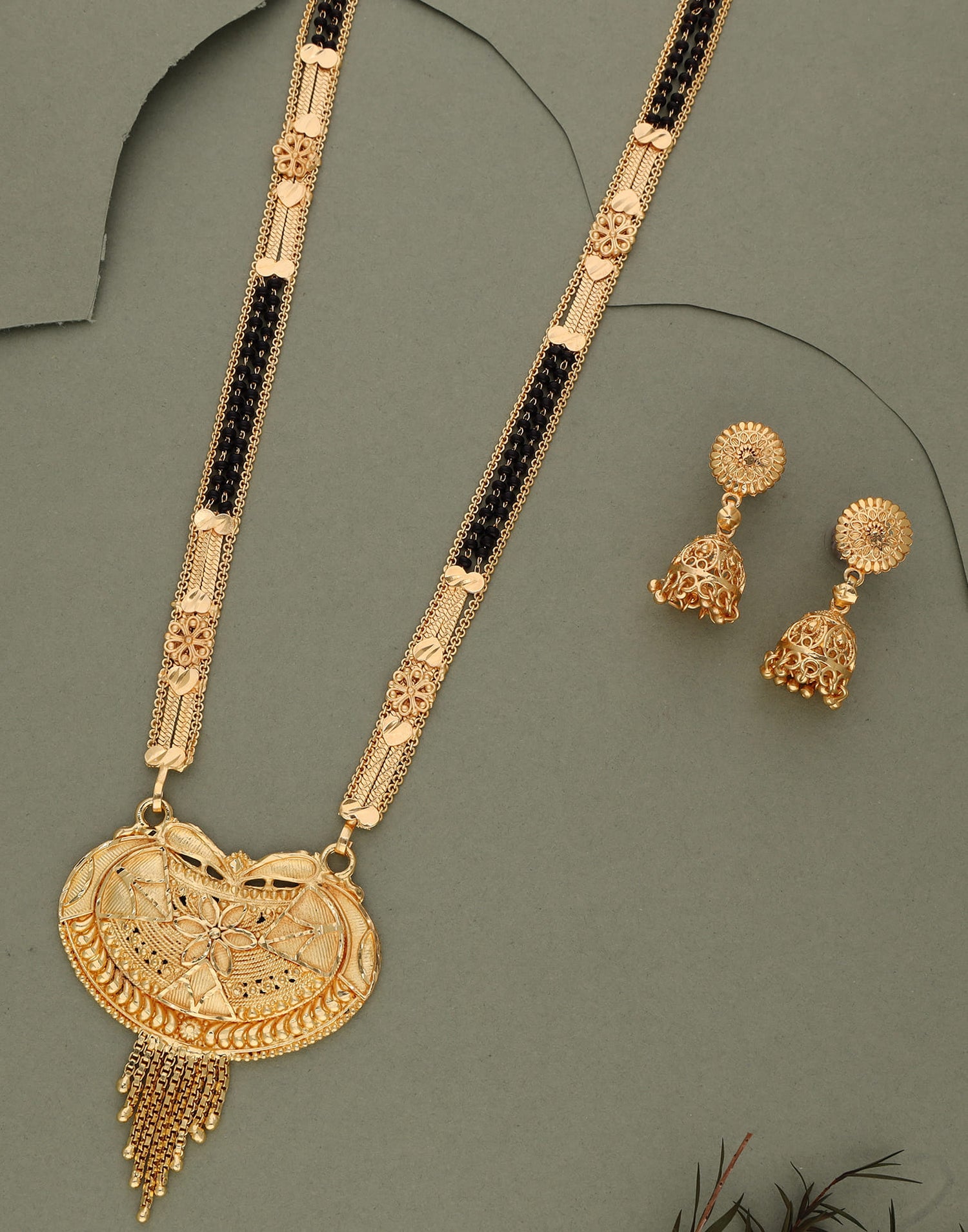 Gold Mangalsutra With Dangle Earring