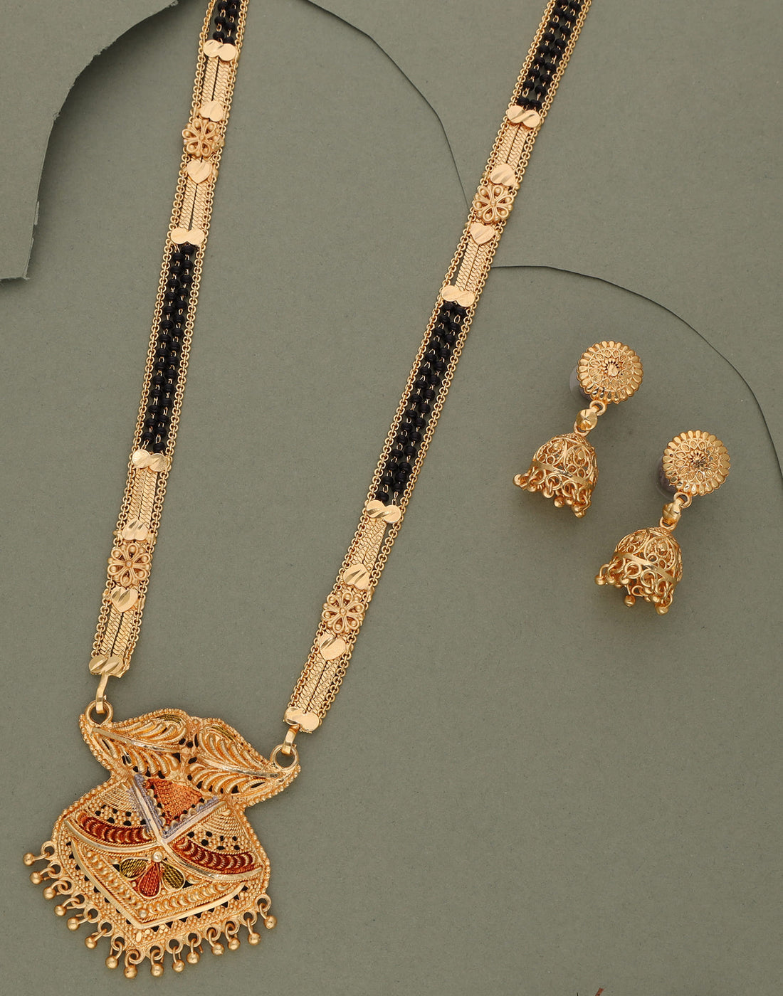 Gold Mangalsutra With Dangle Earring