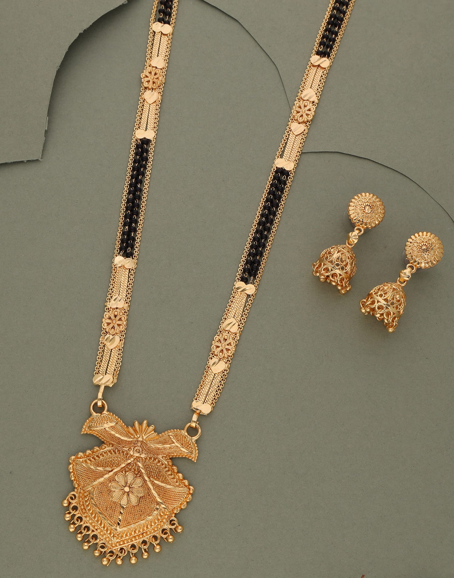 Gold Mangalsutra With Dangle Earring