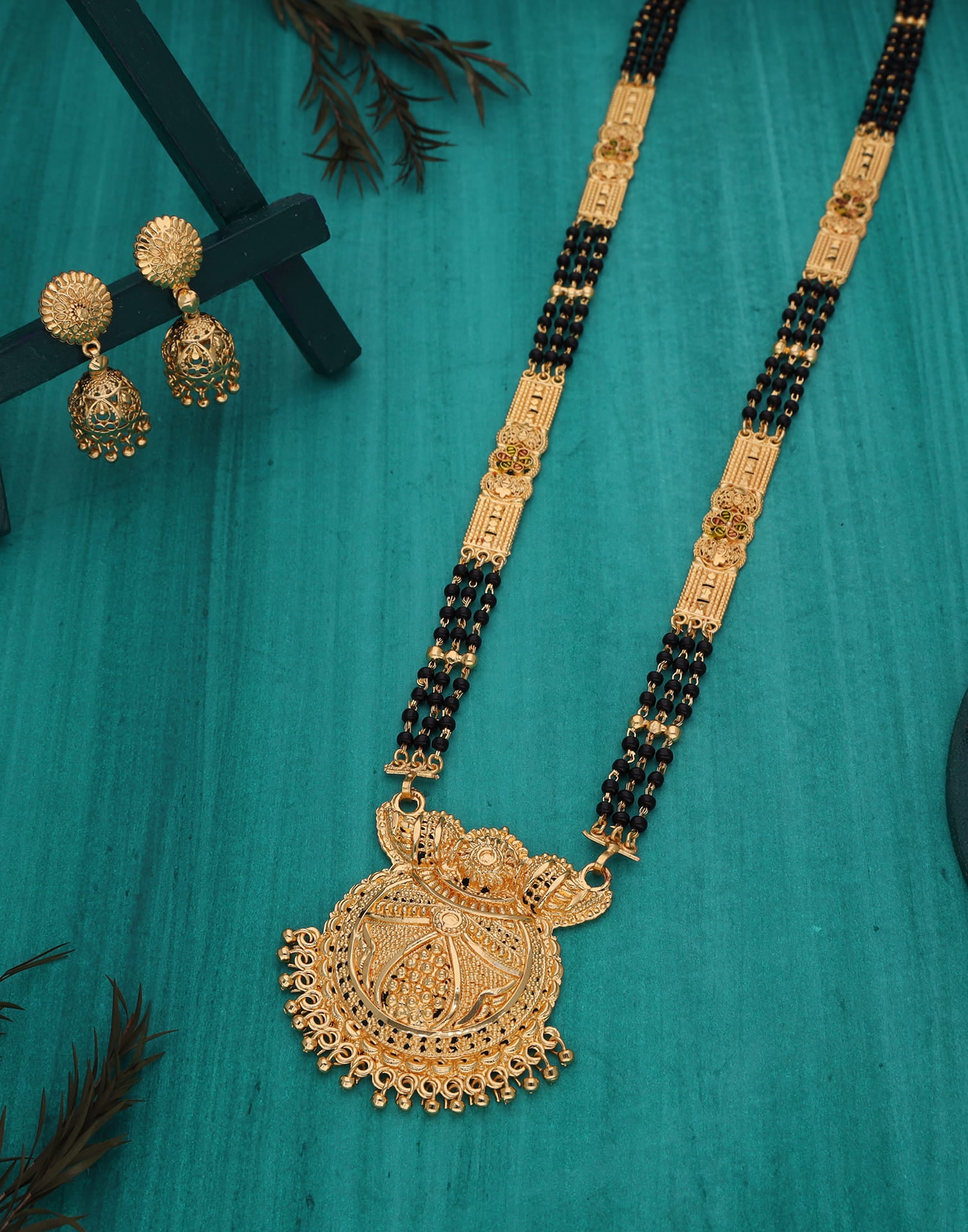 Gold Mangalsutra With Dangle Earring