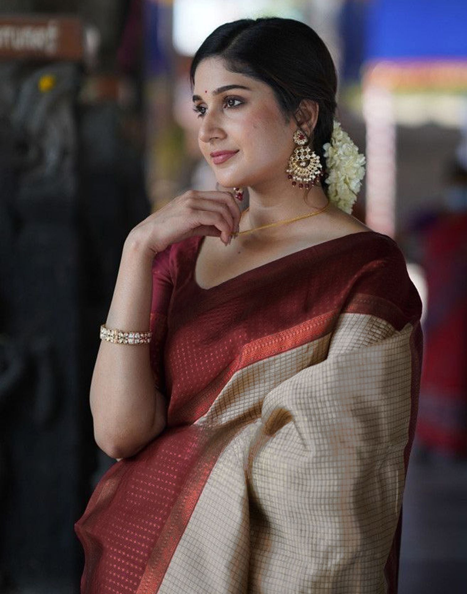 Off White Jacquard Silk Saree