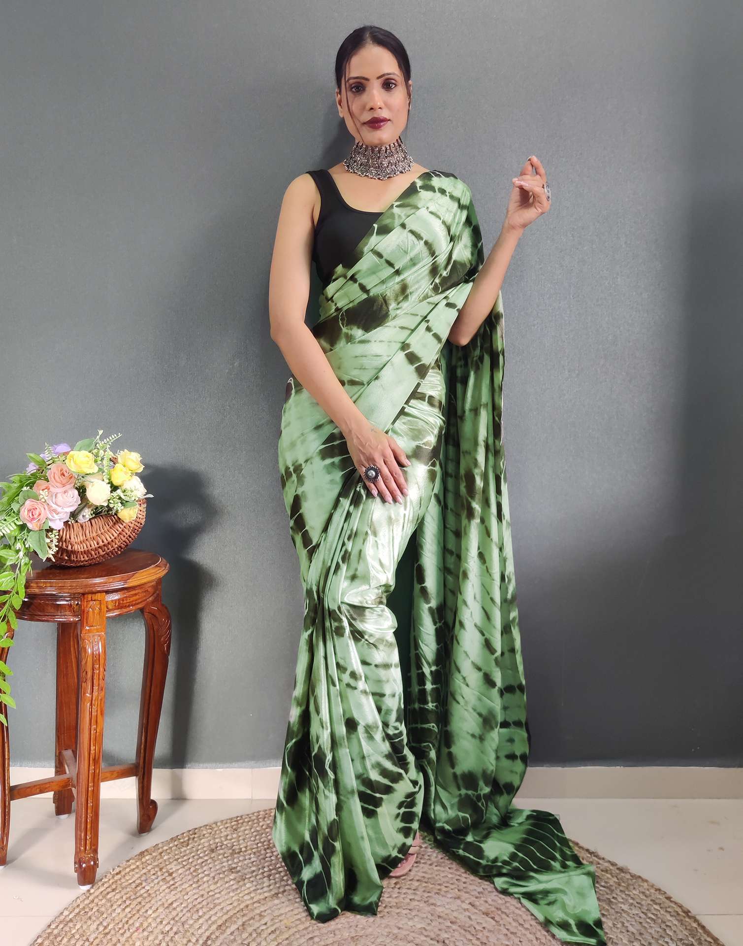 Buy Green Sarees for Women by Radha Laxmi Online | Ajio.com