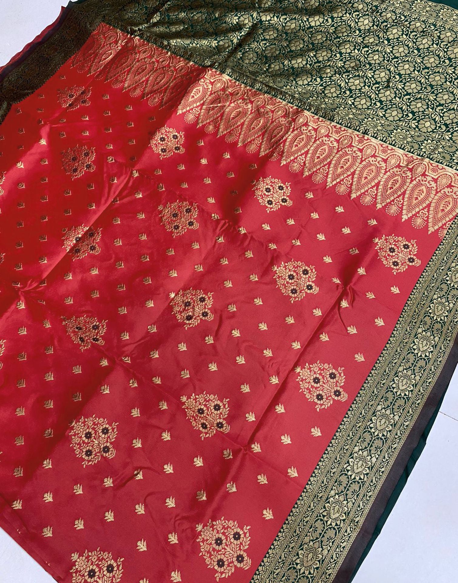 Red &amp; Green Banarasi Silk Saree