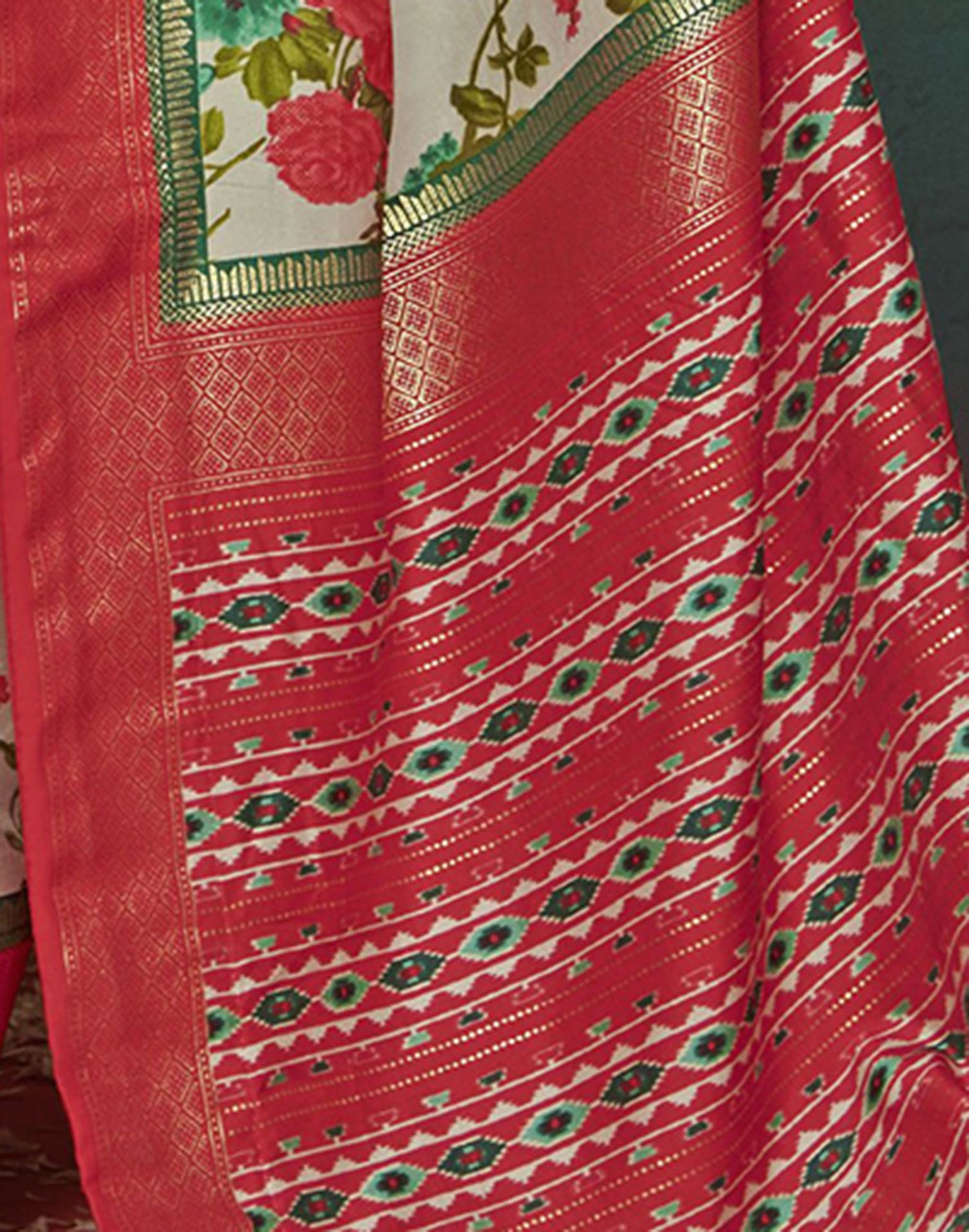 Light Grey &amp;Multicoloured Printed Silk Saree