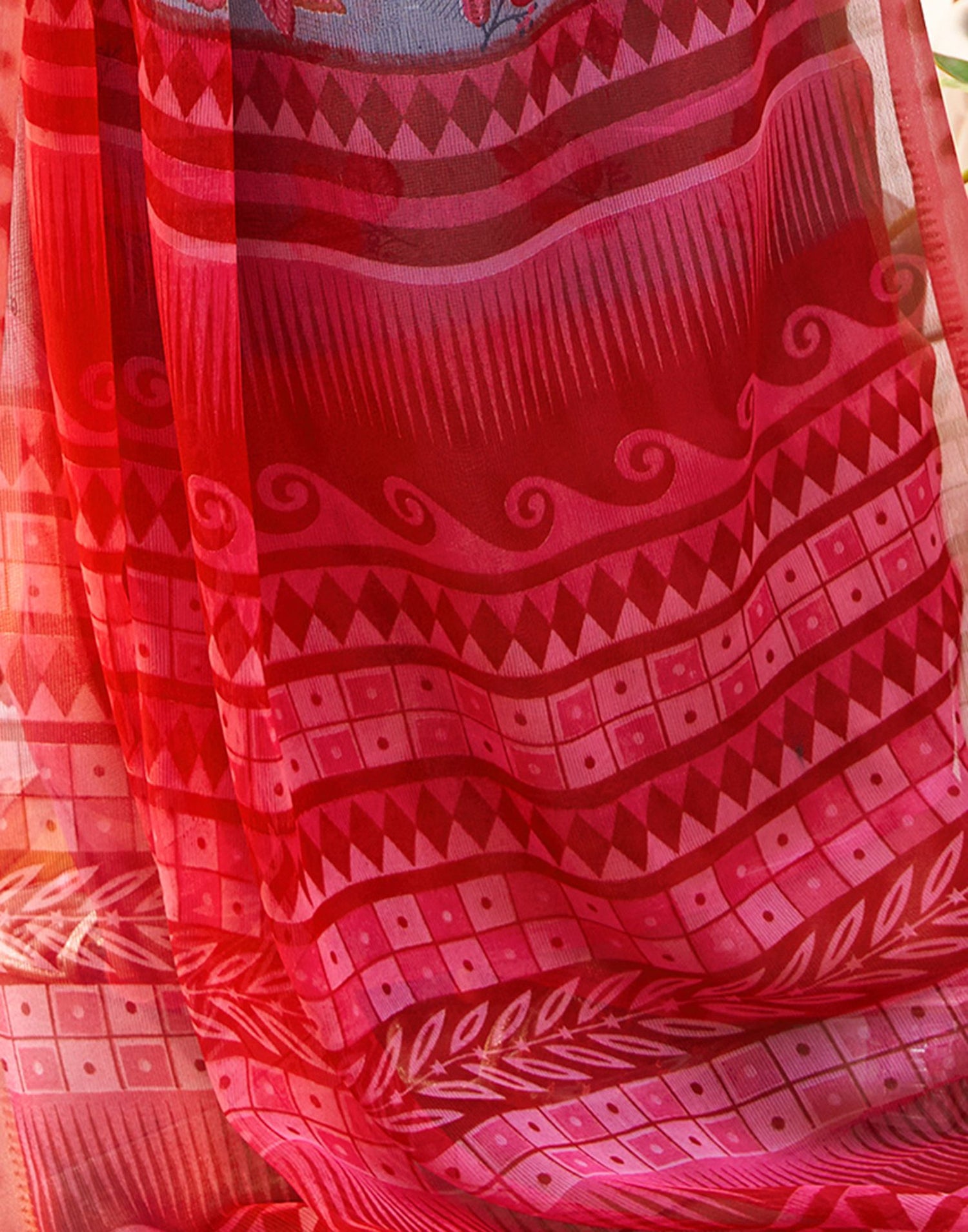 Grey &amp; Red Printed Chiffon Saree