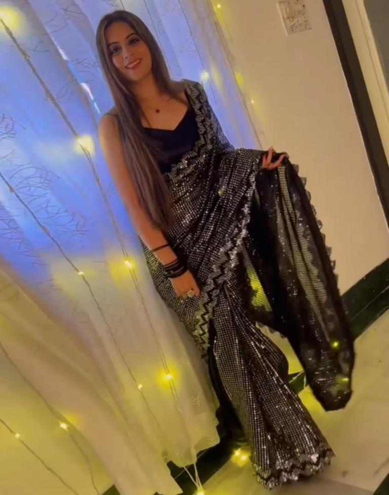 Black &amp; Grey Georgette Plain Saree